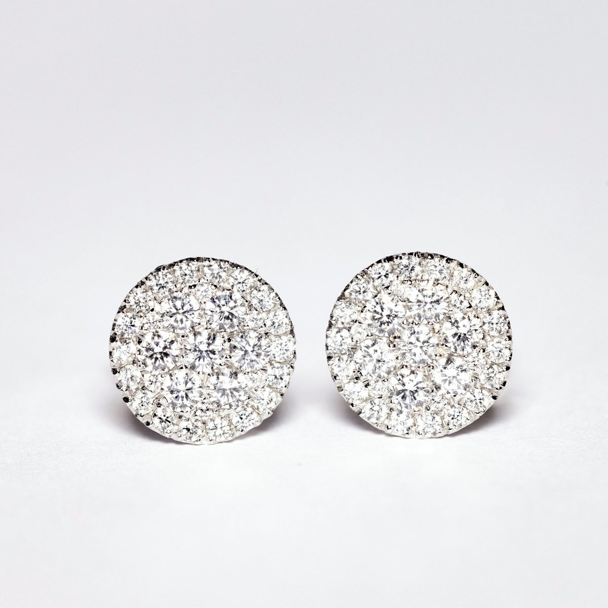 18kt White Gold Earrings with Round Cut Brilliant Diamond Pavè
