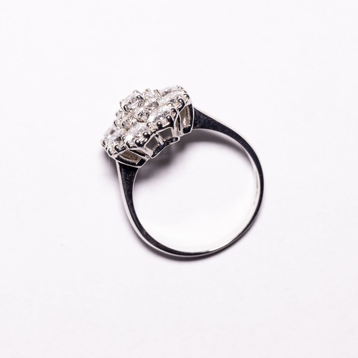 Solitaire Ring Pavè In 18Kt White Gold And Diamonds