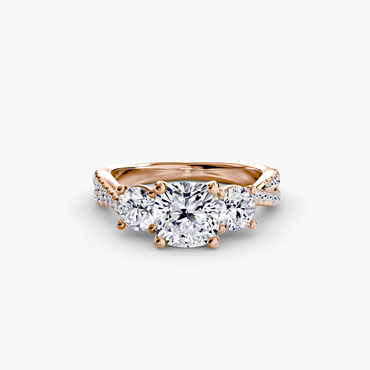 Anello con Tre Pietre e Fascia Pavé 2