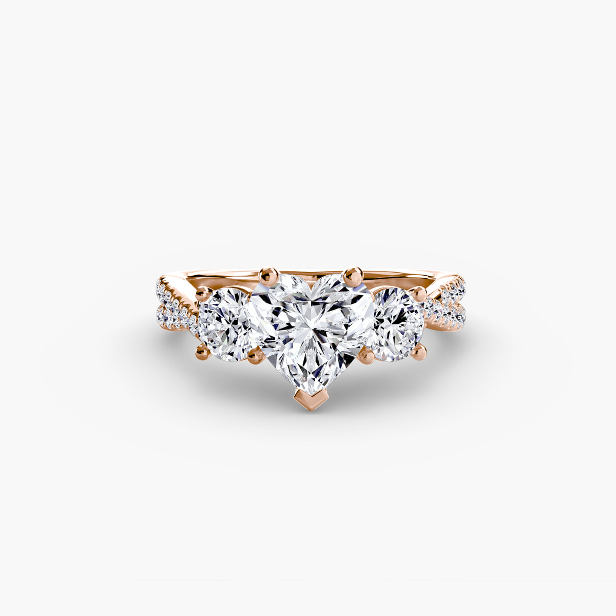 Anello con Tre Pietre e Fascia Pavé 2