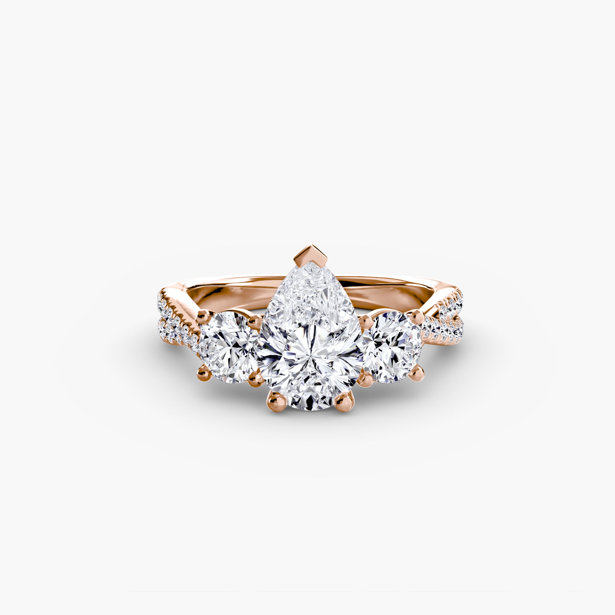 Anello con Tre Pietre e Fascia Pavé 2