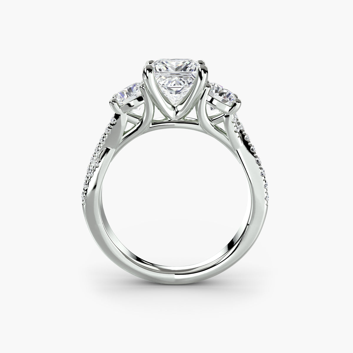 Anello con Tre Pietre e Fascia Pavé 2