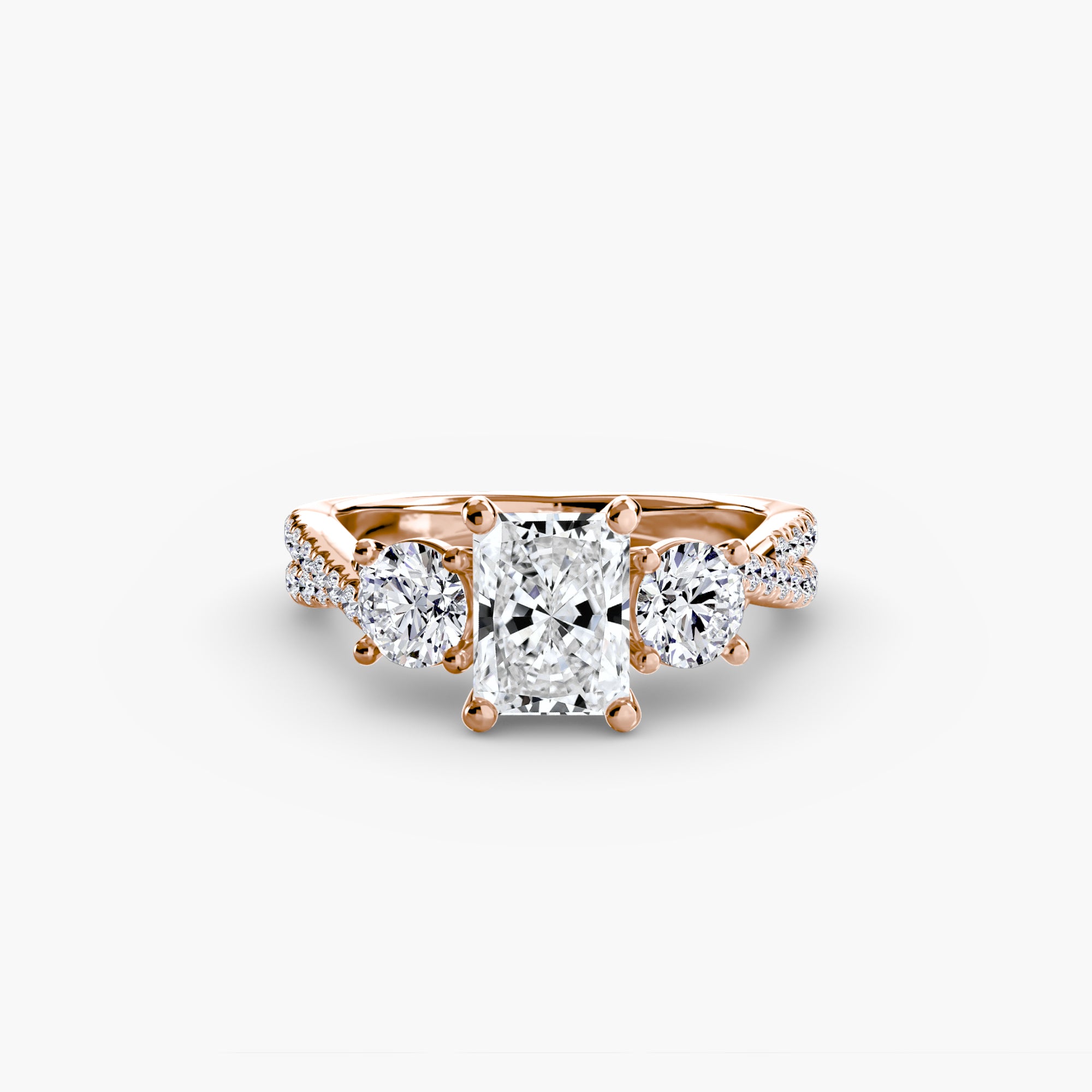 Anello con Tre Pietre e Fascia Pavé 2