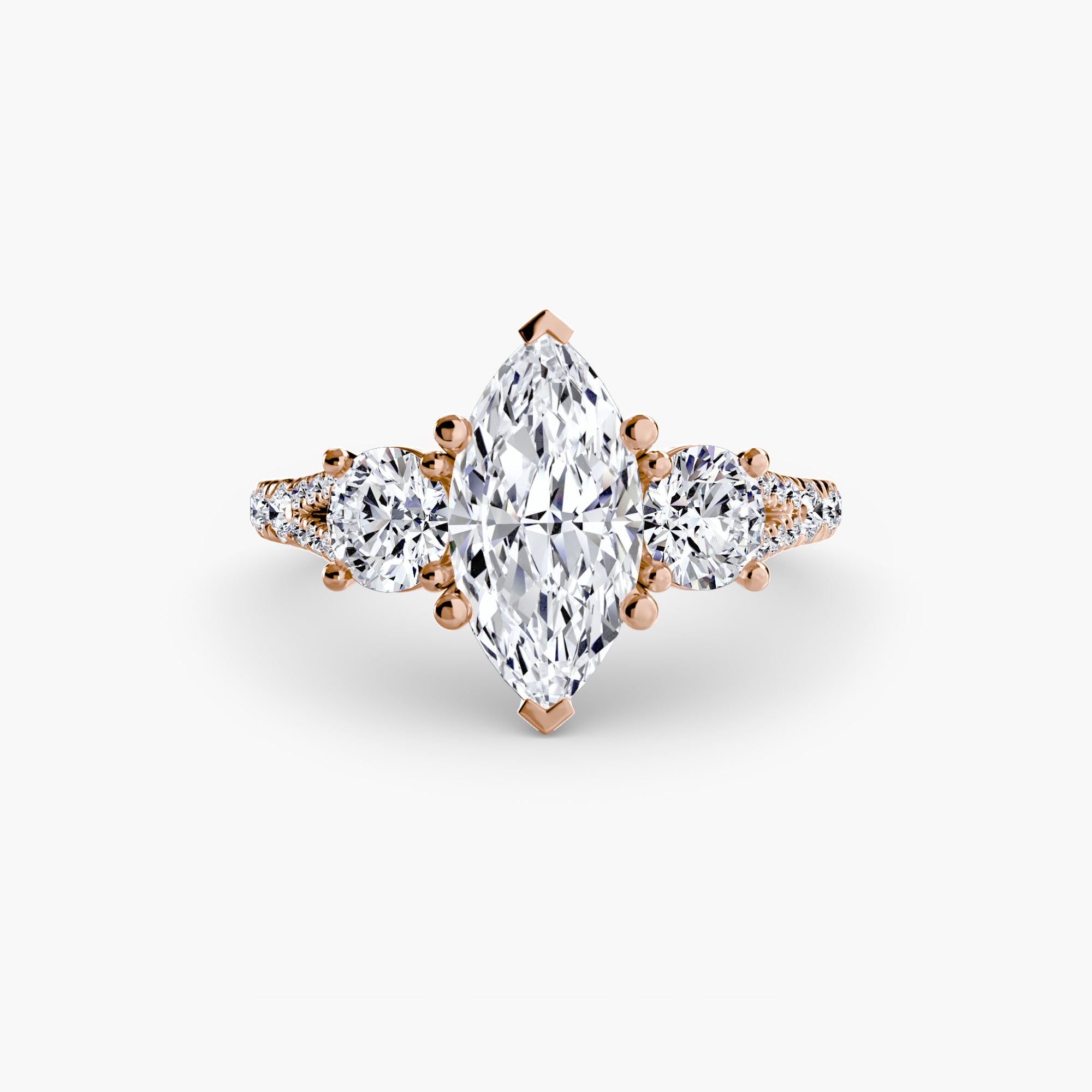 Anello con Tre Pietre e Fascia Pavé 3