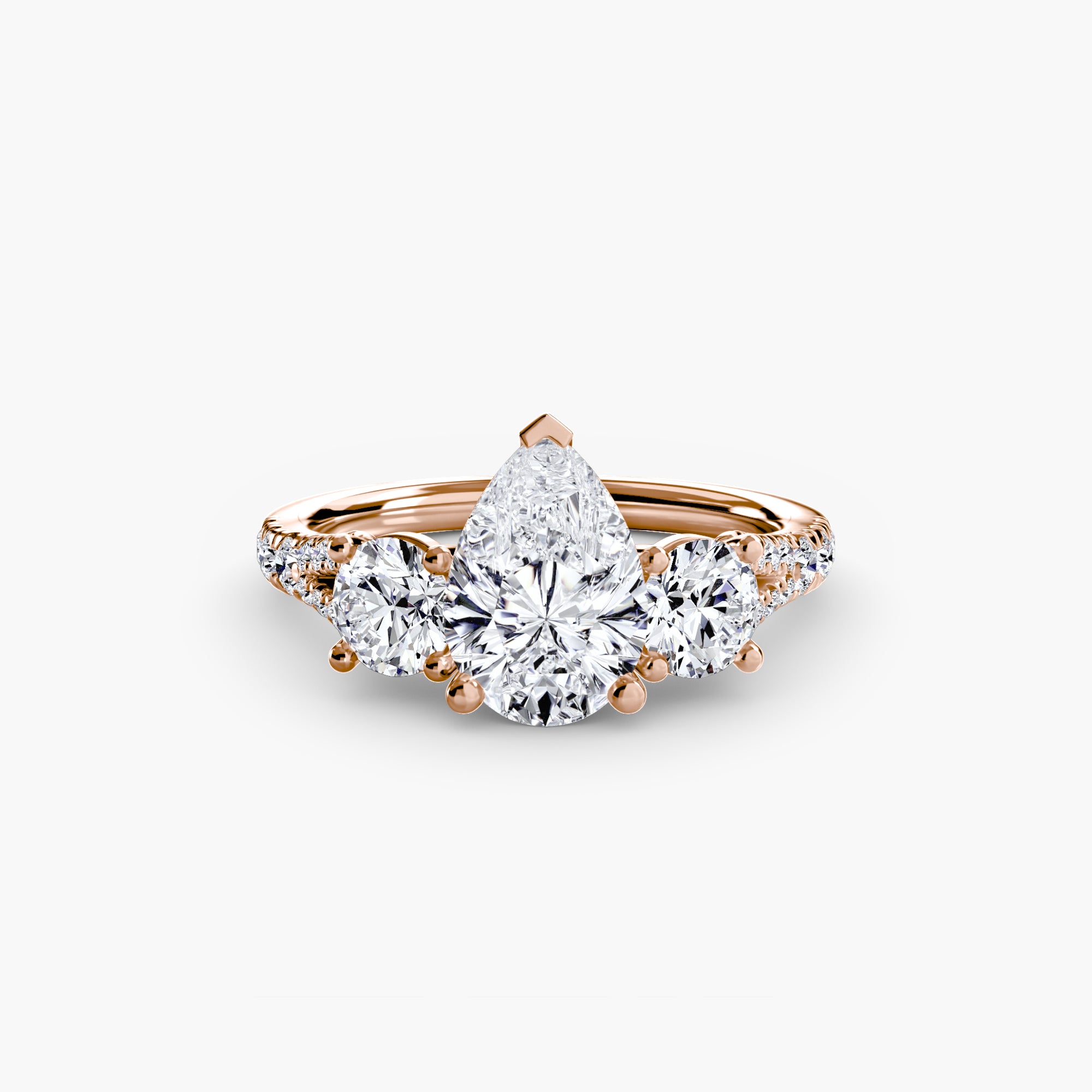 Anello con Tre Pietre e Fascia Pavé 3