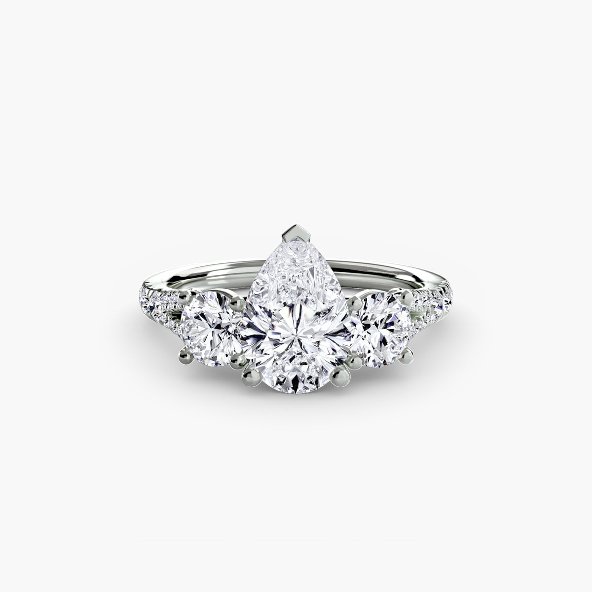 Anello con Tre Pietre e Fascia Pavé 3