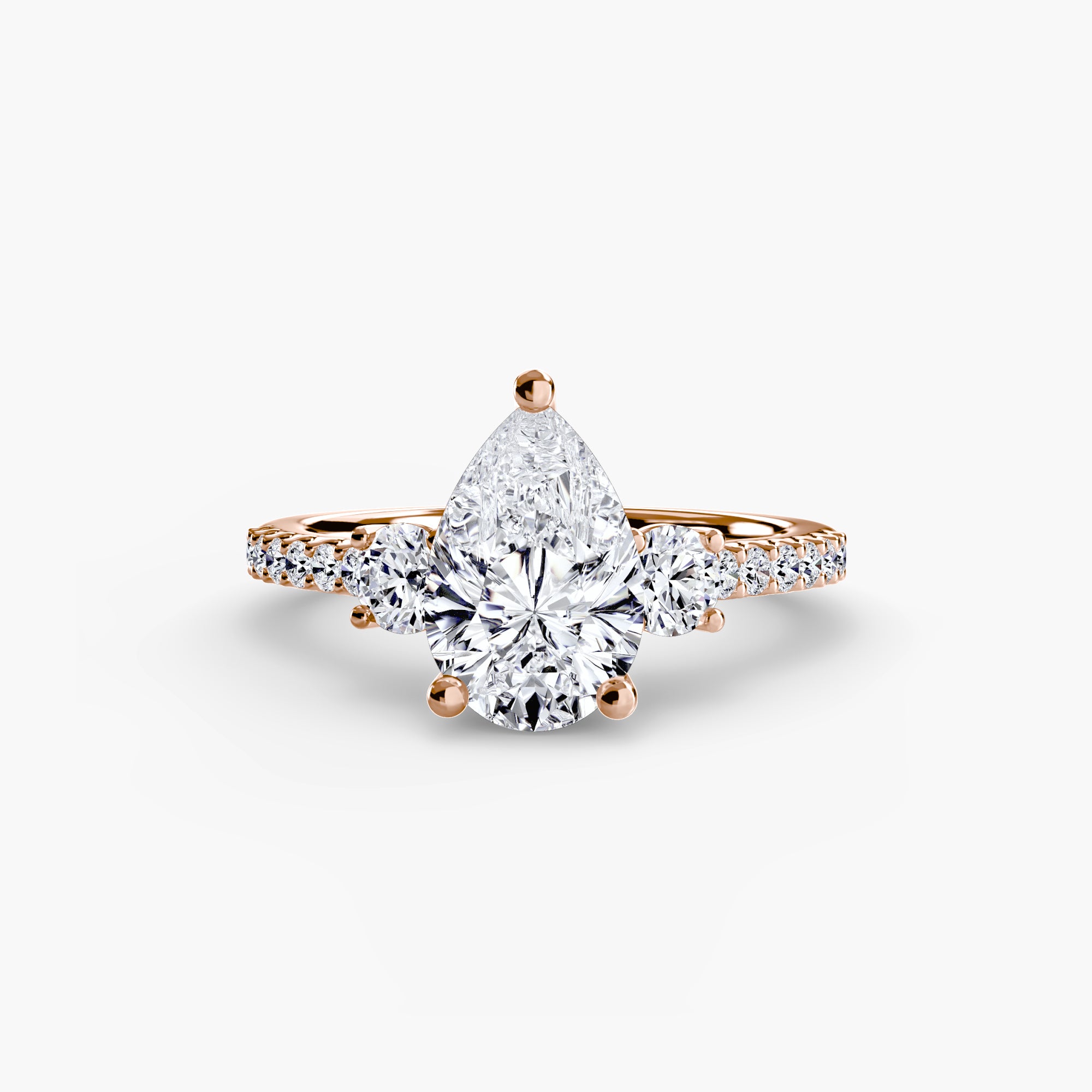 Anello con Tre Pietre e Fascia Pavé 5