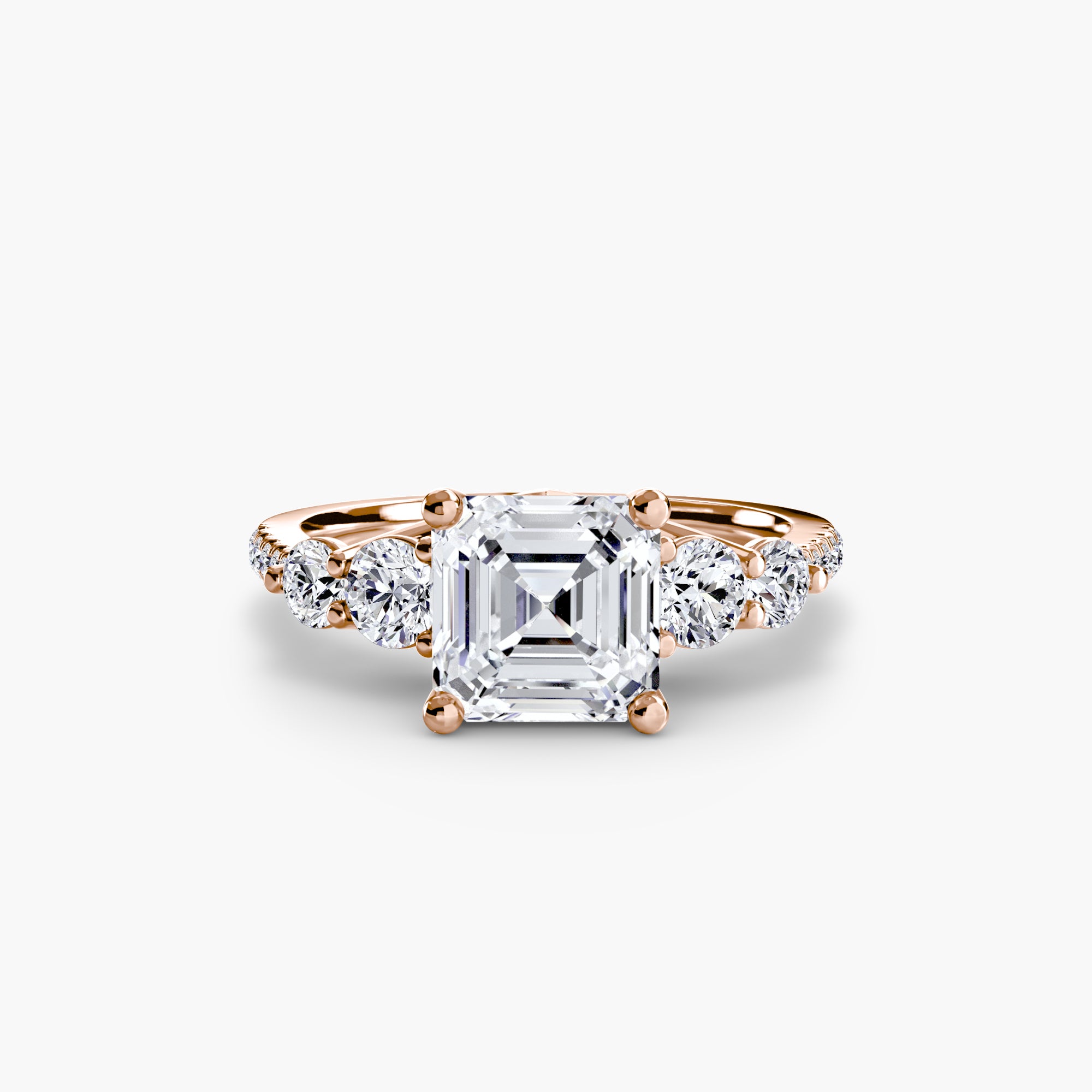 Anello con Cinque Pietre e Fascia Pavé