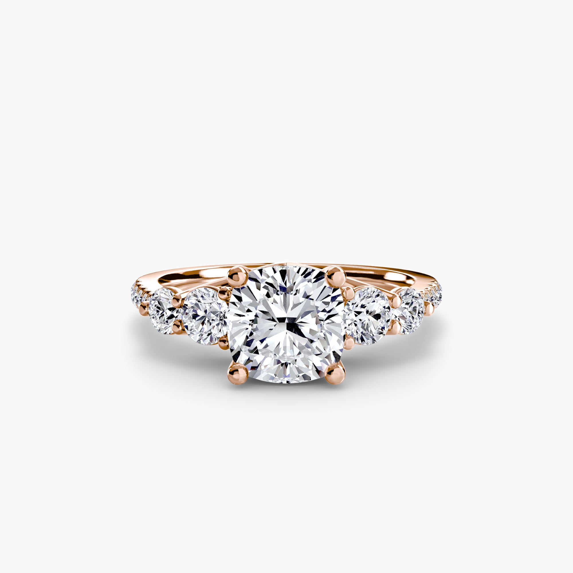 Anello con Cinque Pietre e Fascia Pavé