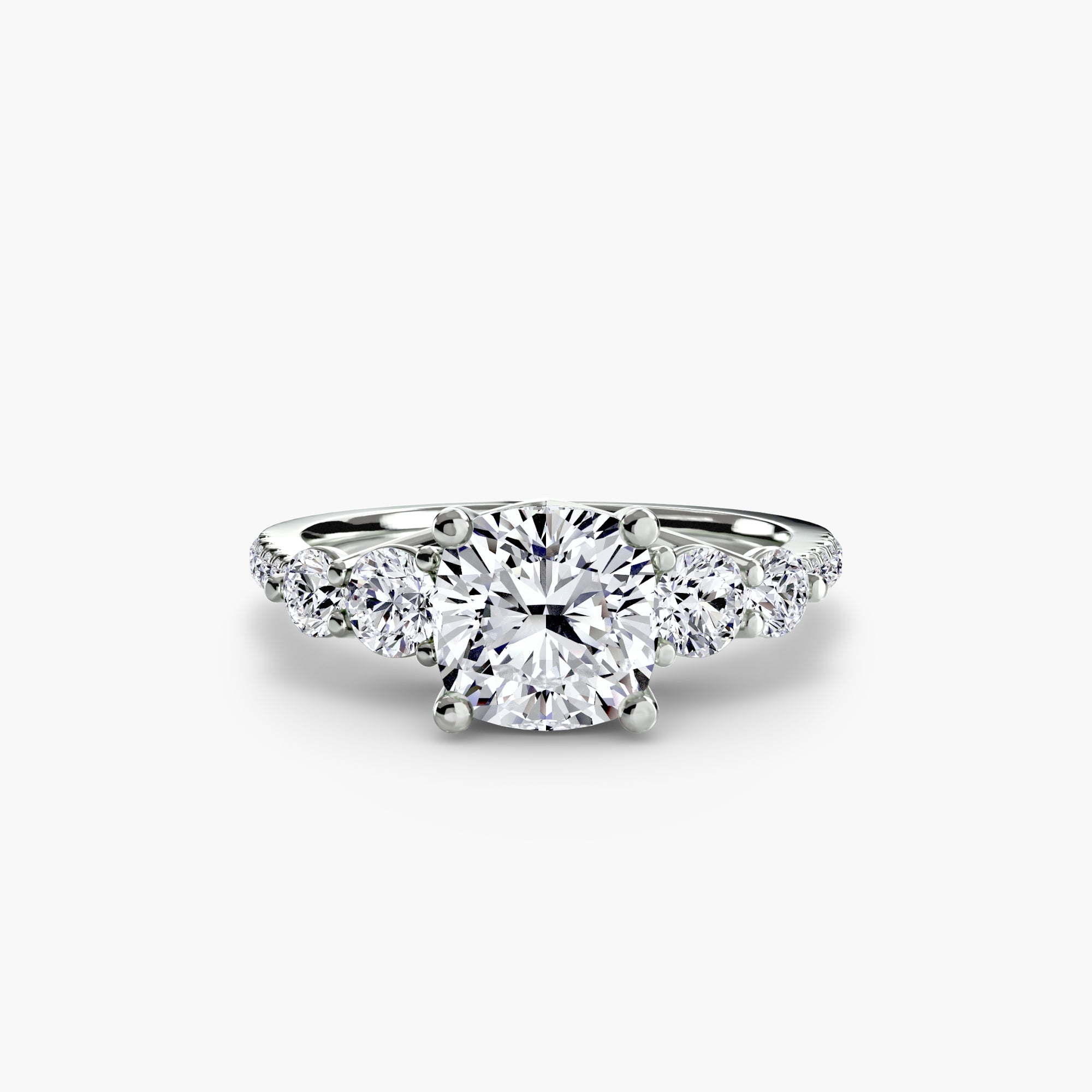 Anello con Cinque Pietre e Fascia Pavé