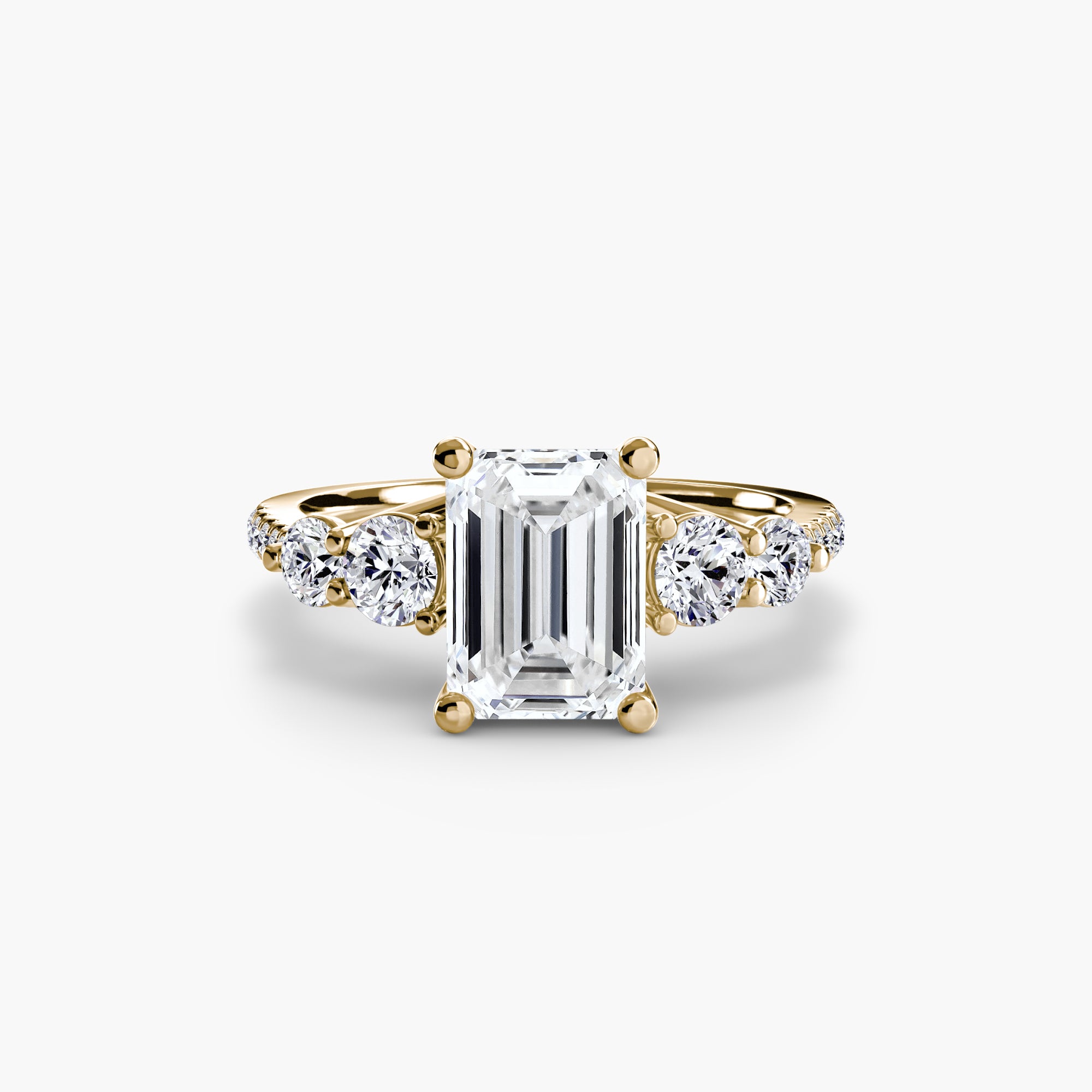Anello con Cinque Pietre e Fascia Pavé