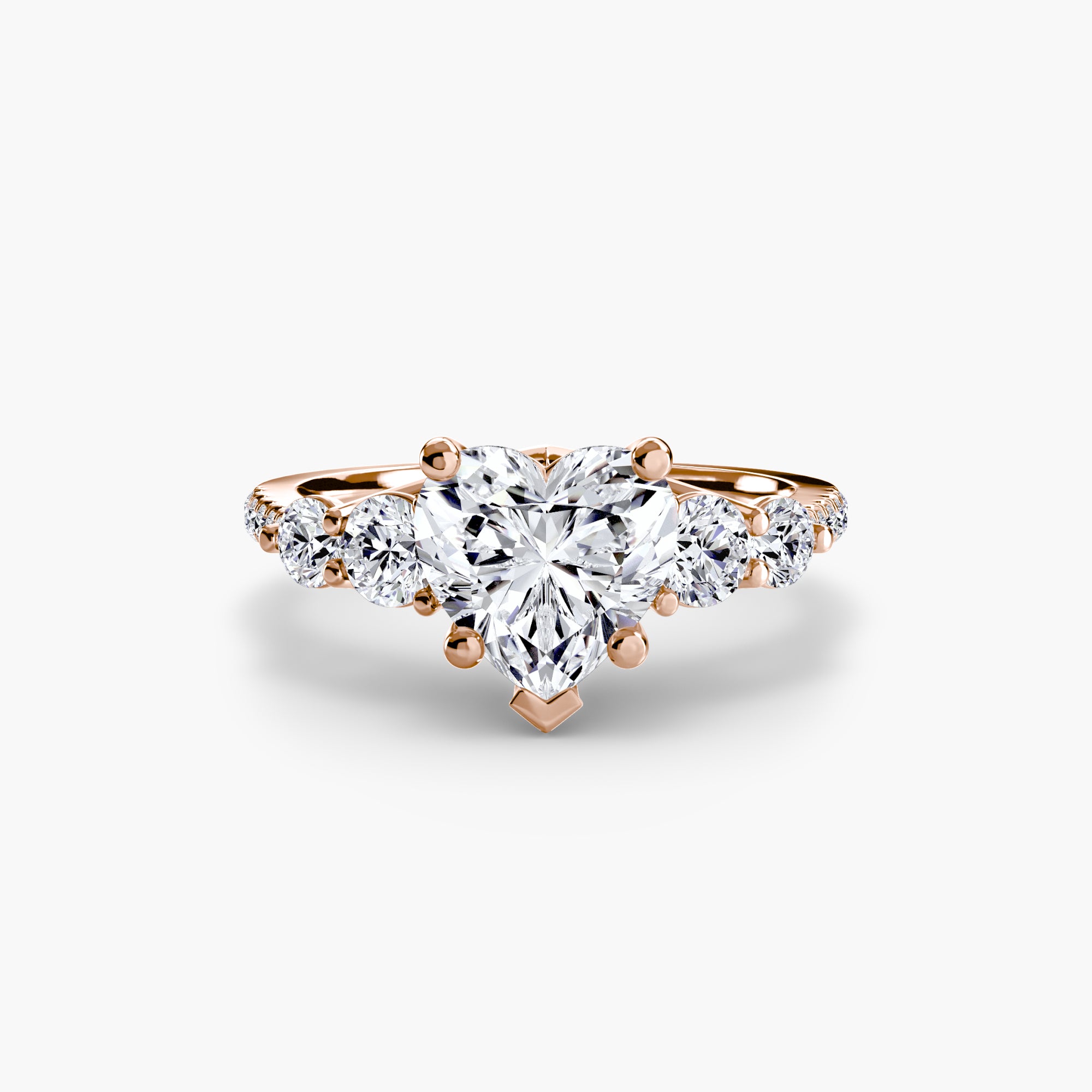 Anello con Cinque Pietre e Fascia Pavé