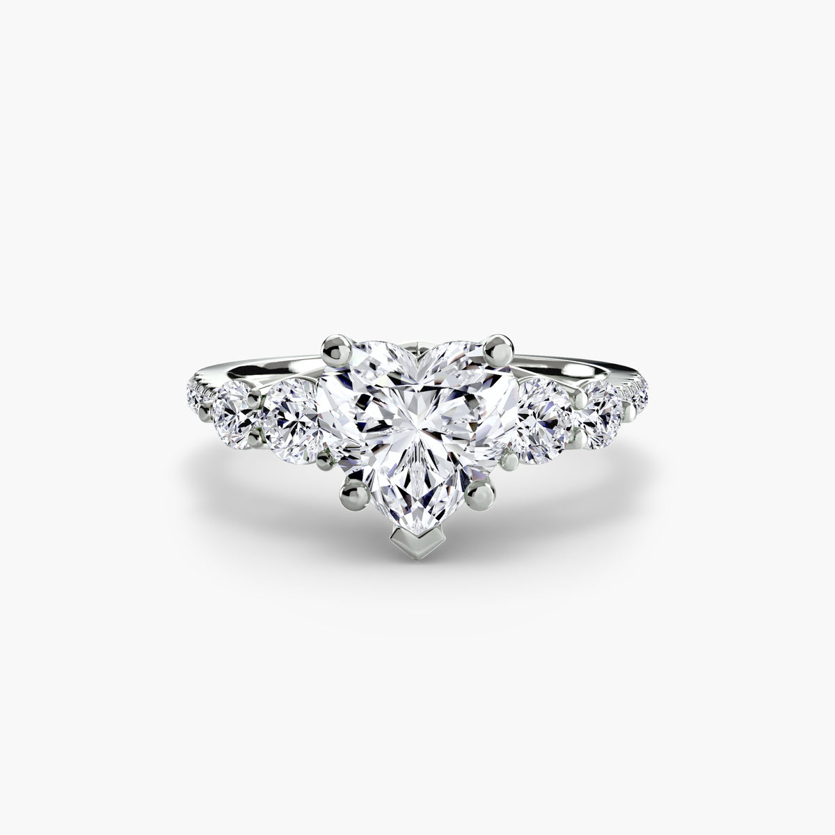 Anello con Cinque Pietre e Fascia Pavé
