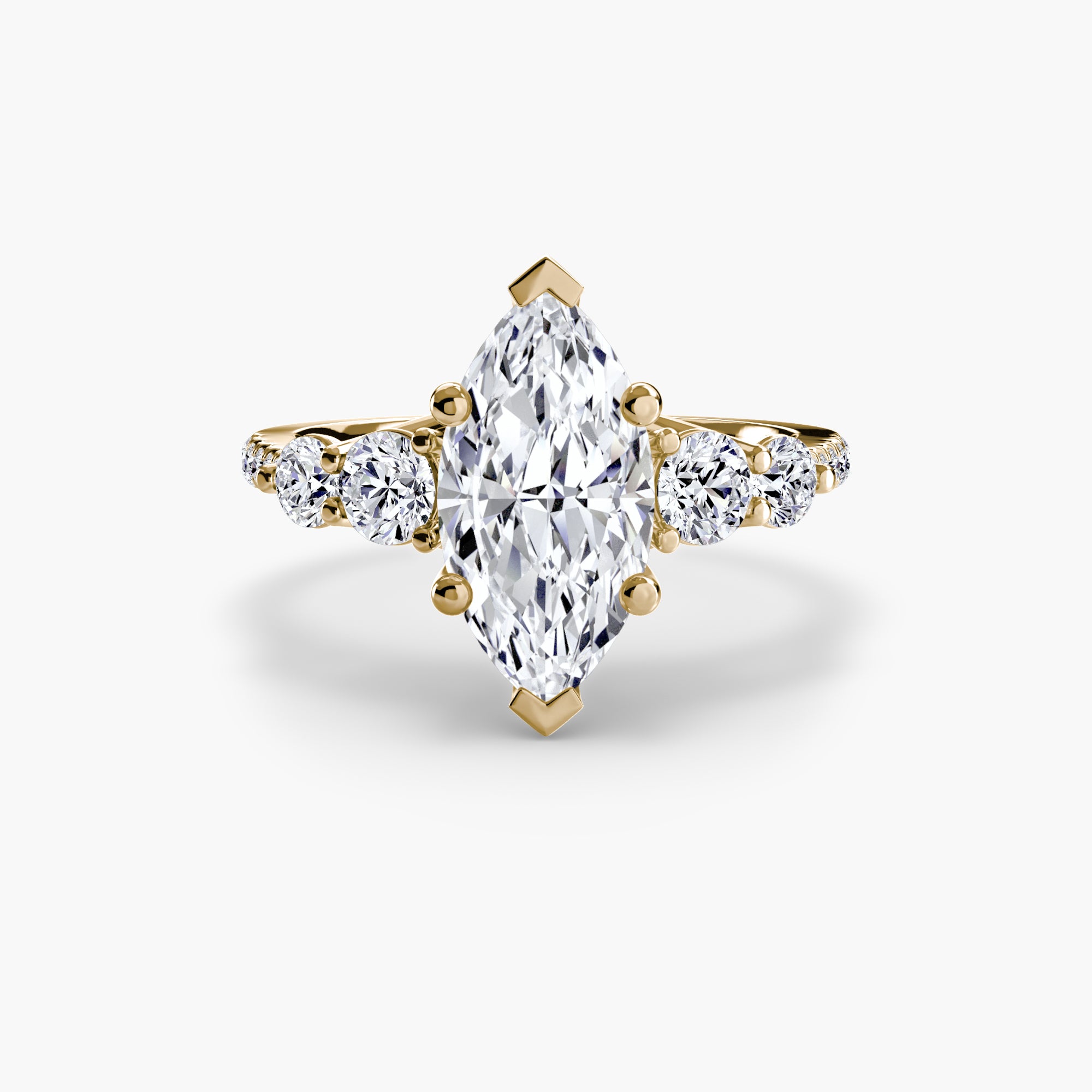 Anello con Cinque Pietre e Fascia Pavé