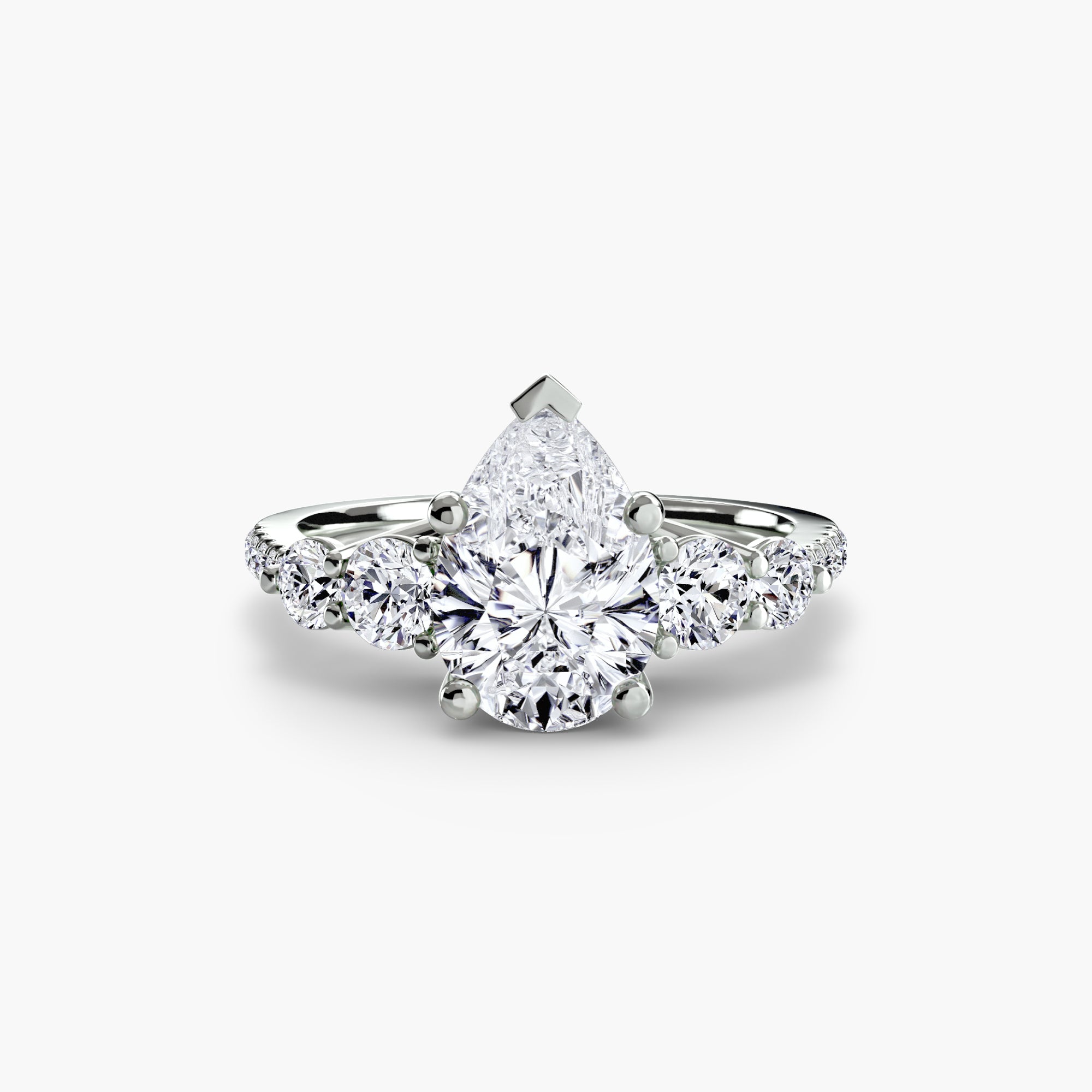 Anello con Cinque Pietre e Fascia Pavé