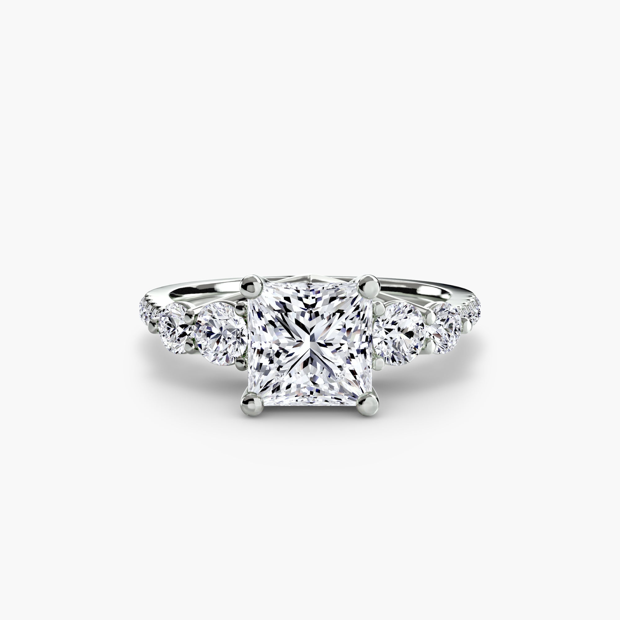 Anello con Cinque Pietre e Fascia Pavé