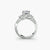 Anello con Tre Pietre e Fasce Pavé