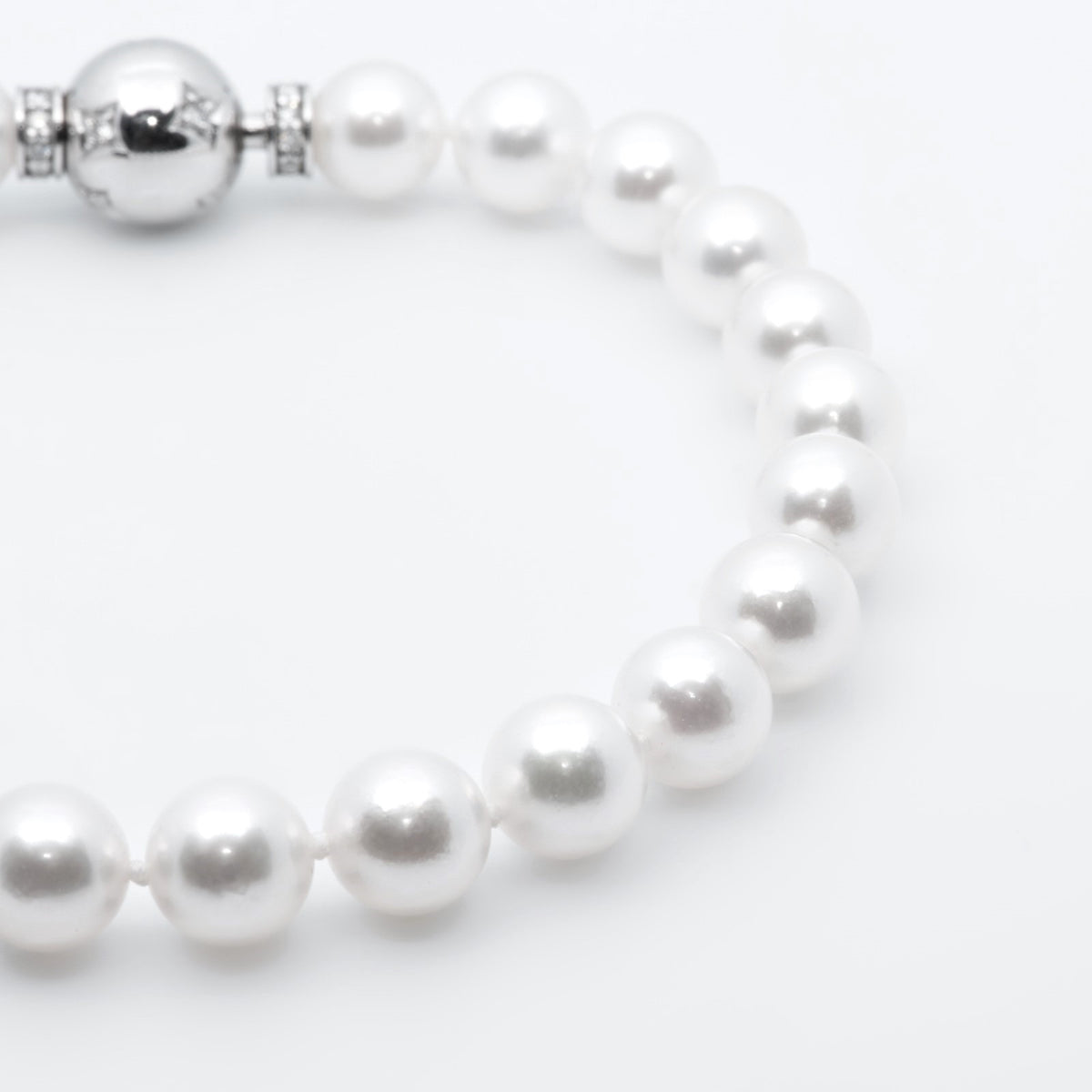 18kt White Gold Diamond Pearl Bracelet
