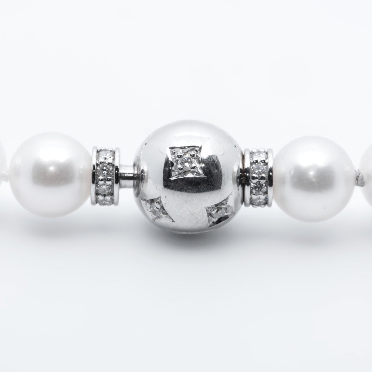 18kt White Gold Diamond Pearl Bracelet