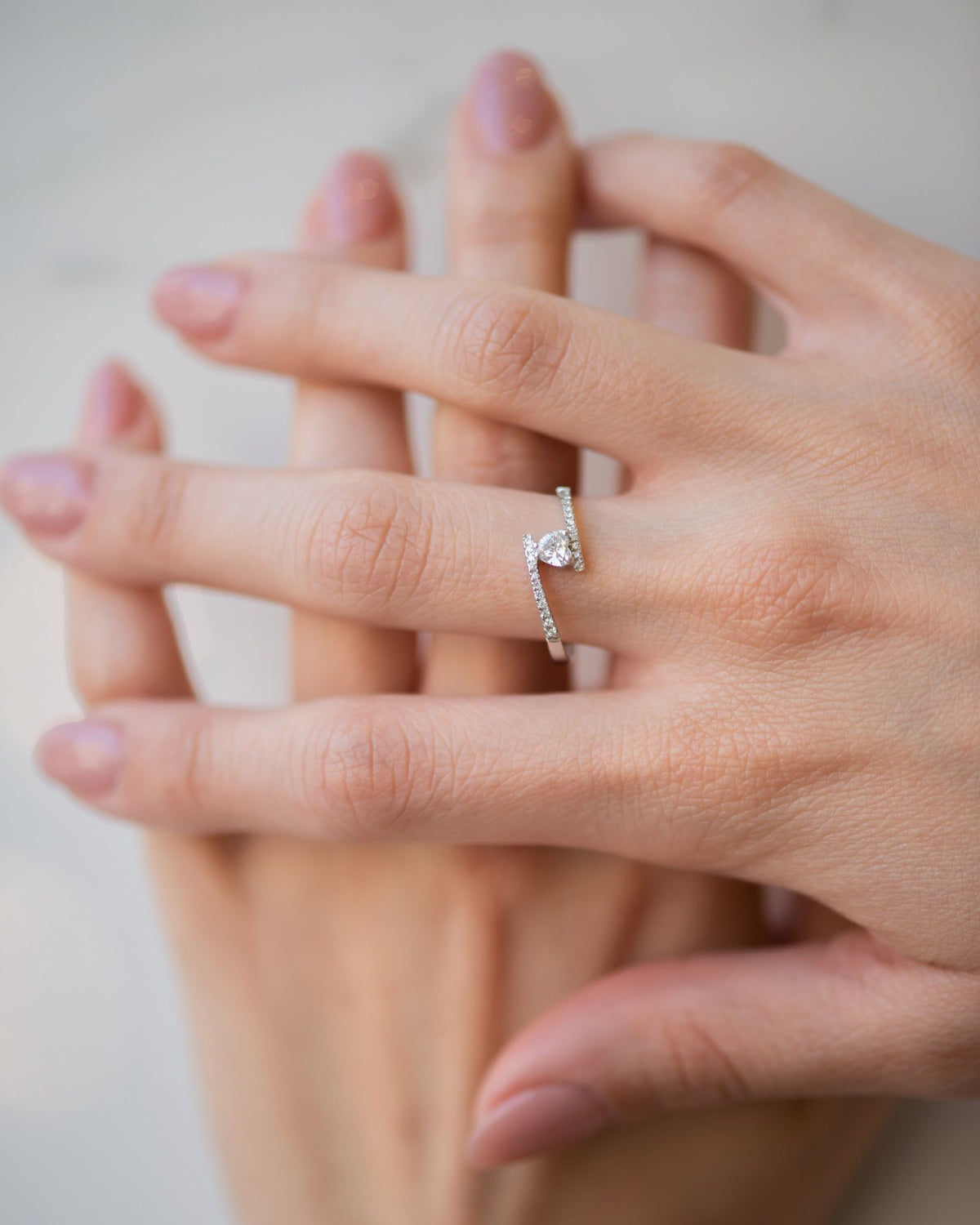Anello con Diamanti taglio a Cuore in Oro 18KT