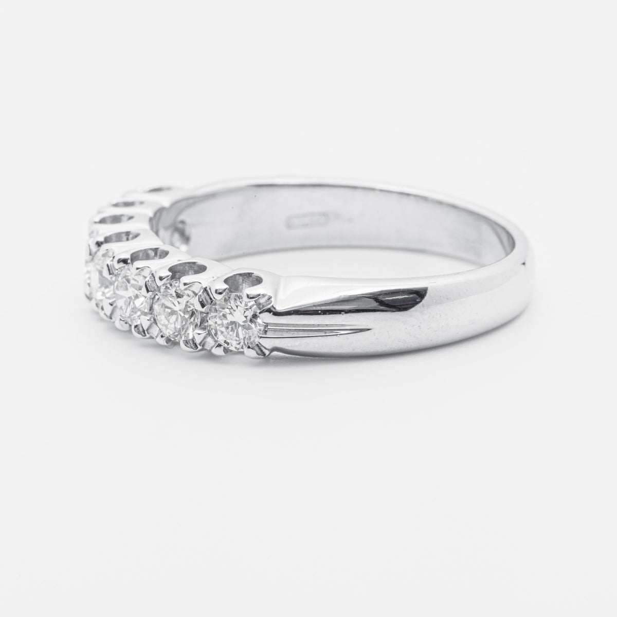 18kt White Gold Veretta Ring with 7 Stone Diamonds