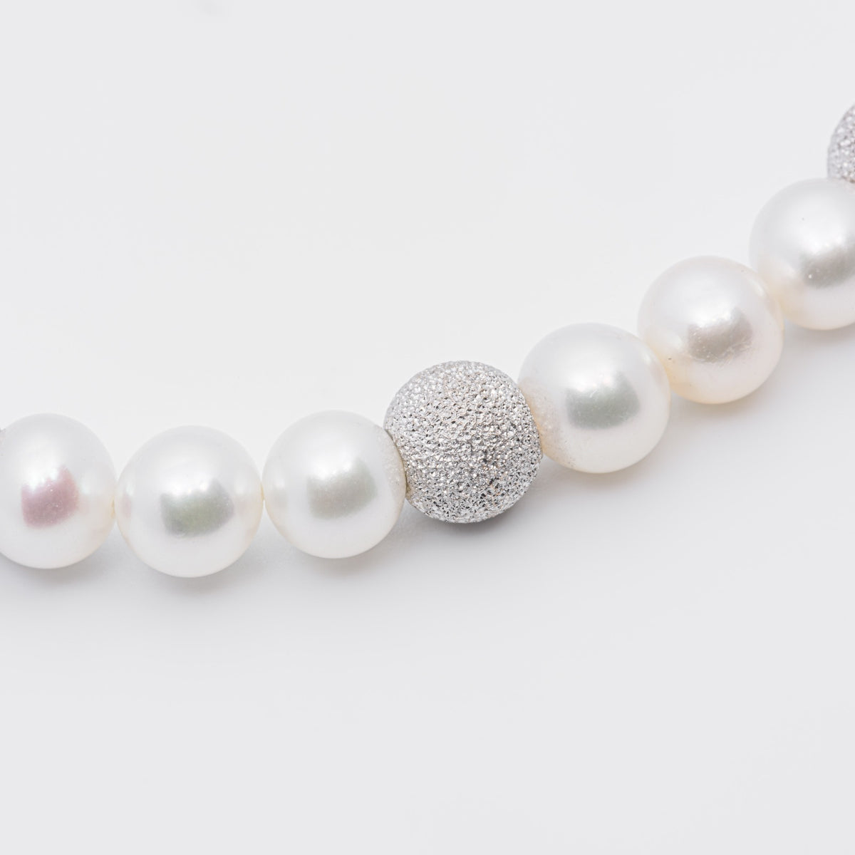 Bracciale Filo di perle in oro bianco 18 kt