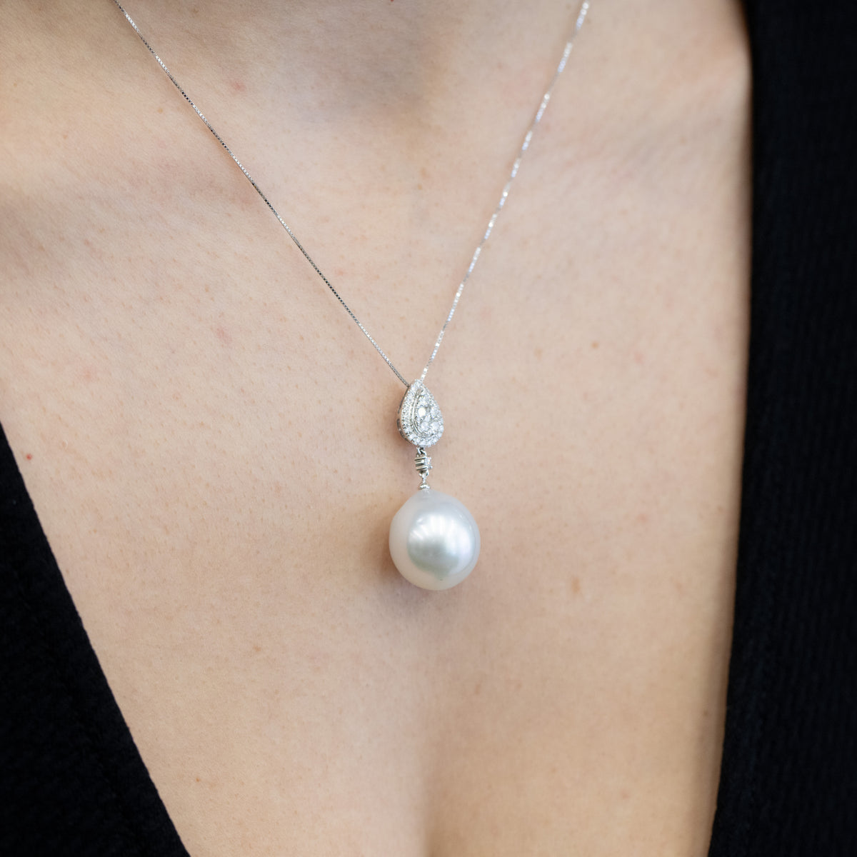 Necklace with Australian Pearl and Diamonds in 18kt White Gold