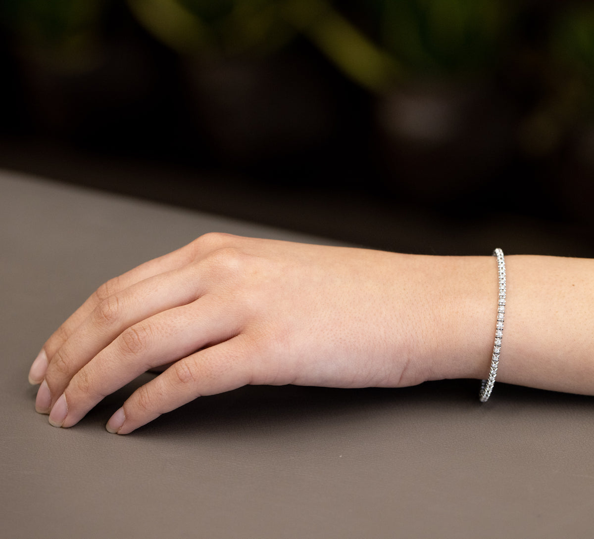 18kt white gold tennis bracelet with 2.26kt diamonds