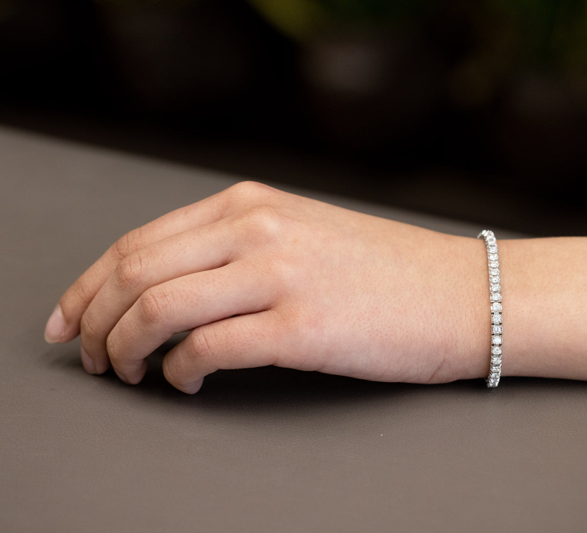 18kt white gold tennis bracelet with 4.42ct diamonds