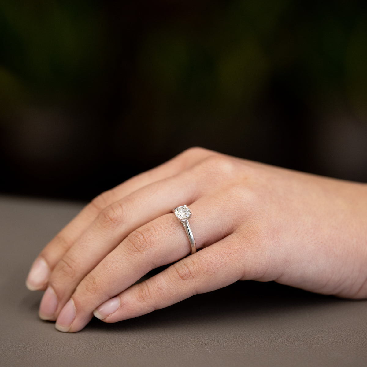 Solitaire ring in 18kt white gold and 1.01kt brilliant cut diamond