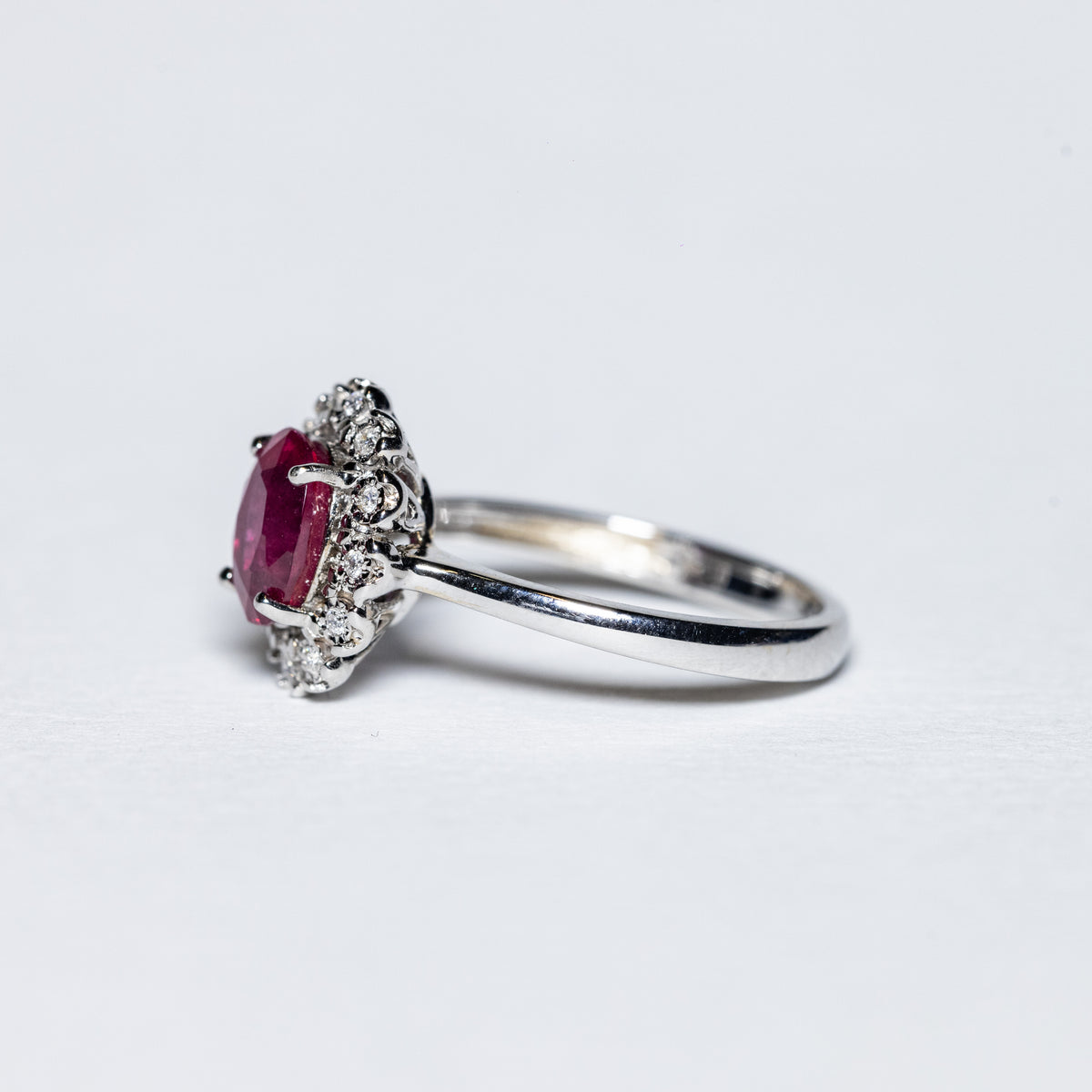 18KT White Gold Ring With Ruby and Diamonds