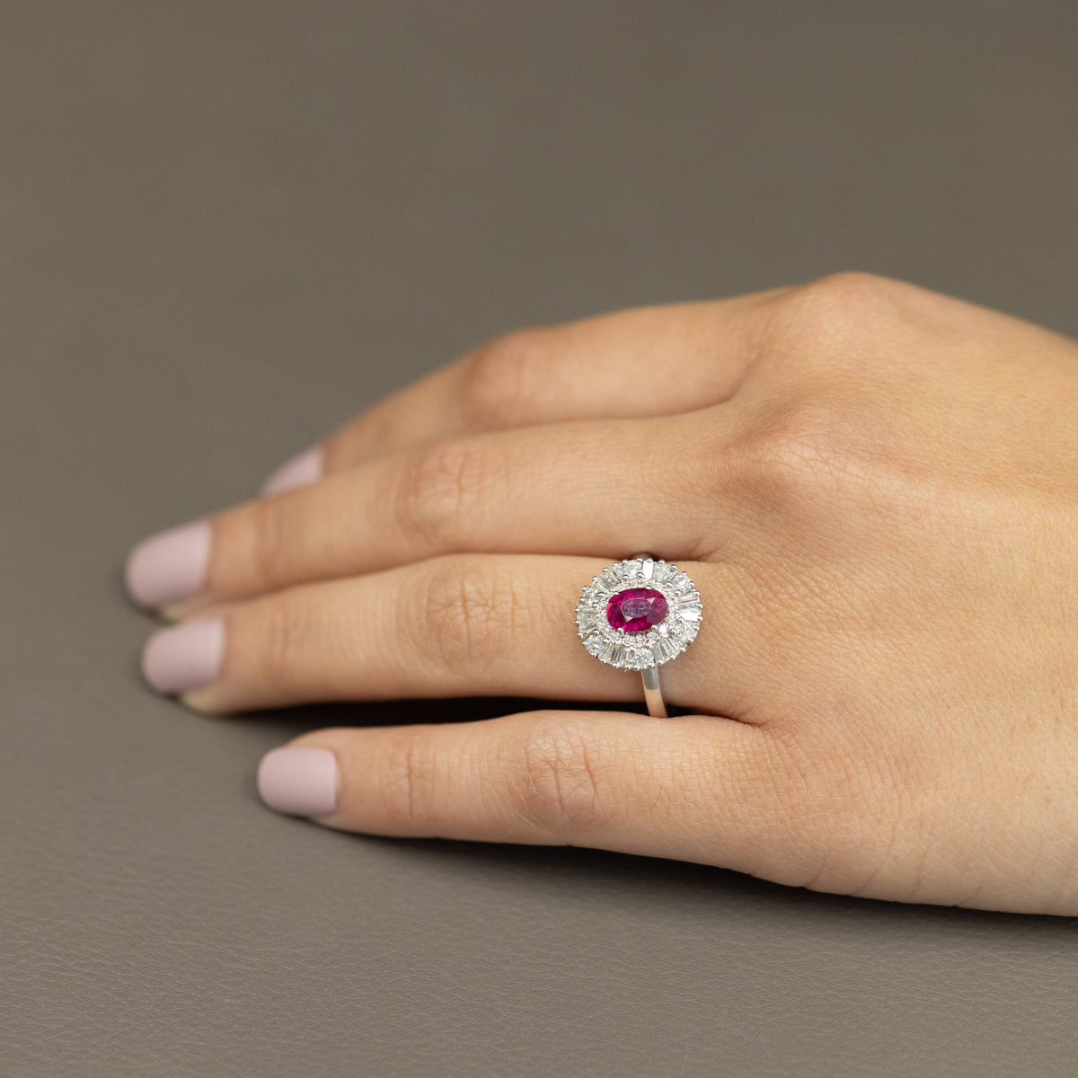 18K White Gold Ring With Ruby And Baguette Cut Diamonds