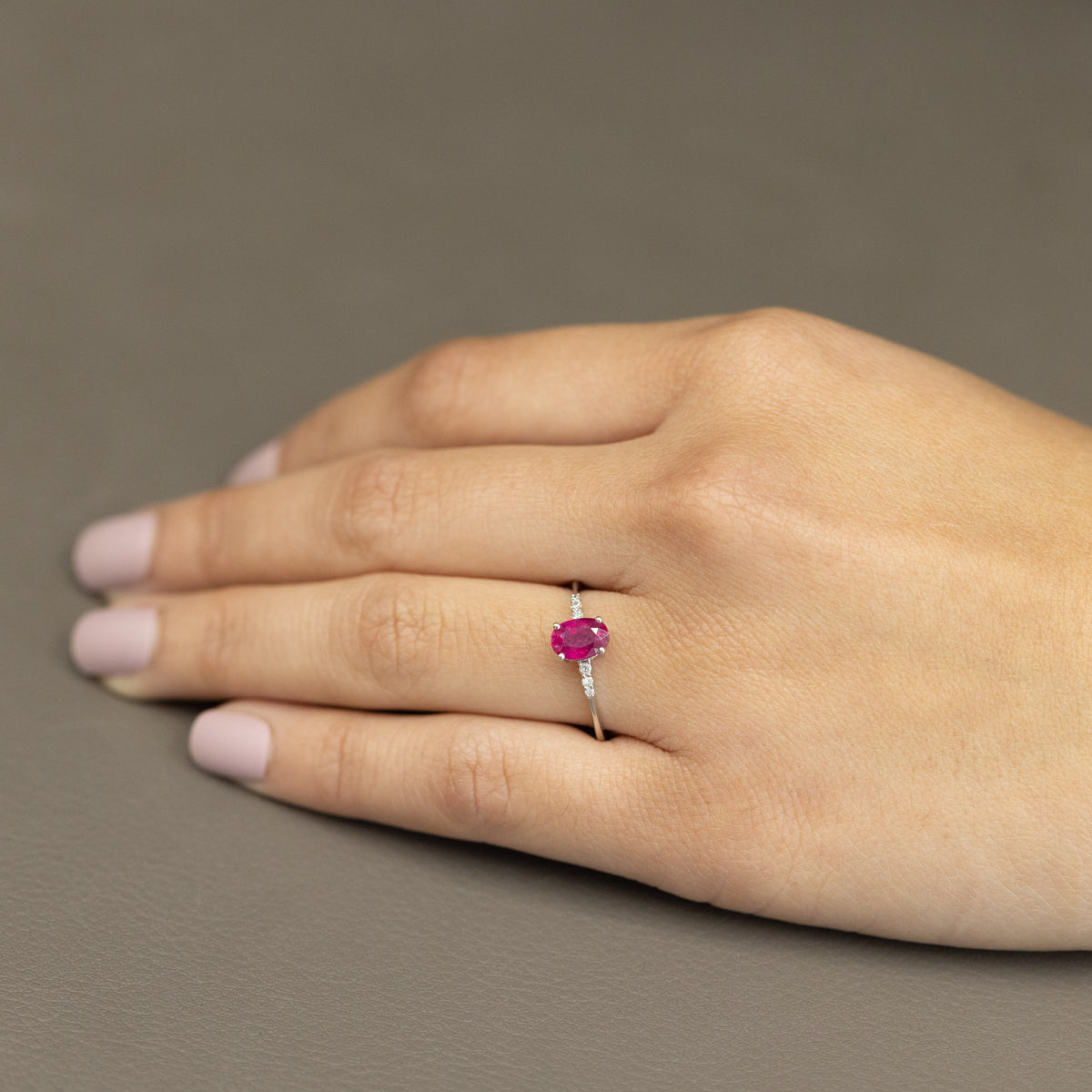 18Kt White Gold Ring With Ruby and Side Diamonds