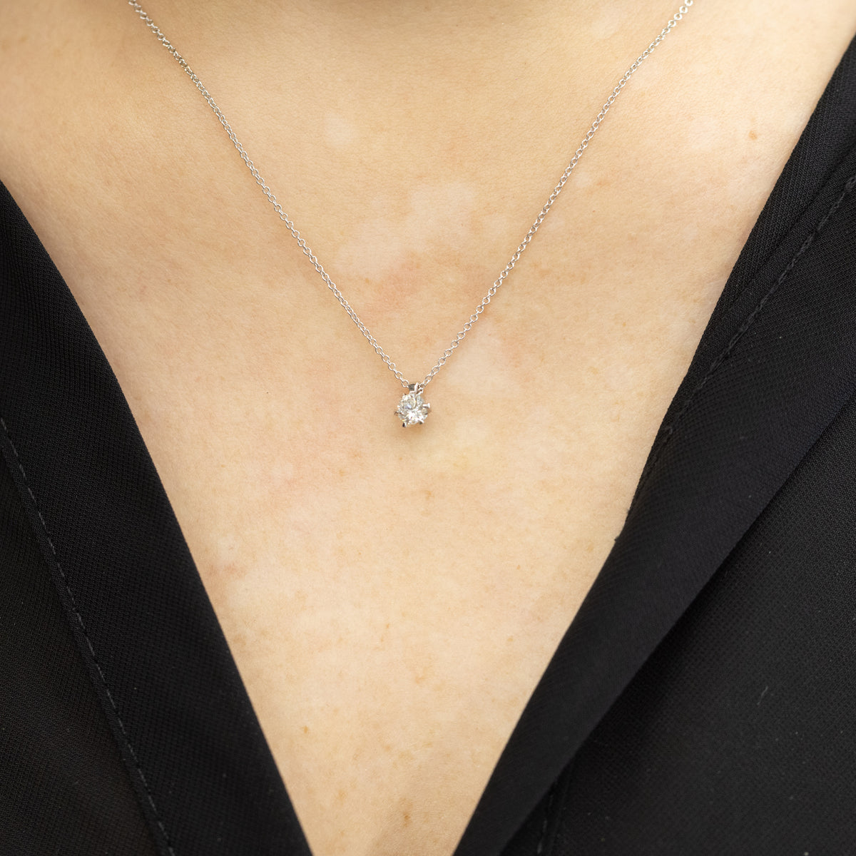 18KT White Gold Necklace with 6 Prong Setting with Round Brilliant Cut Diamond 