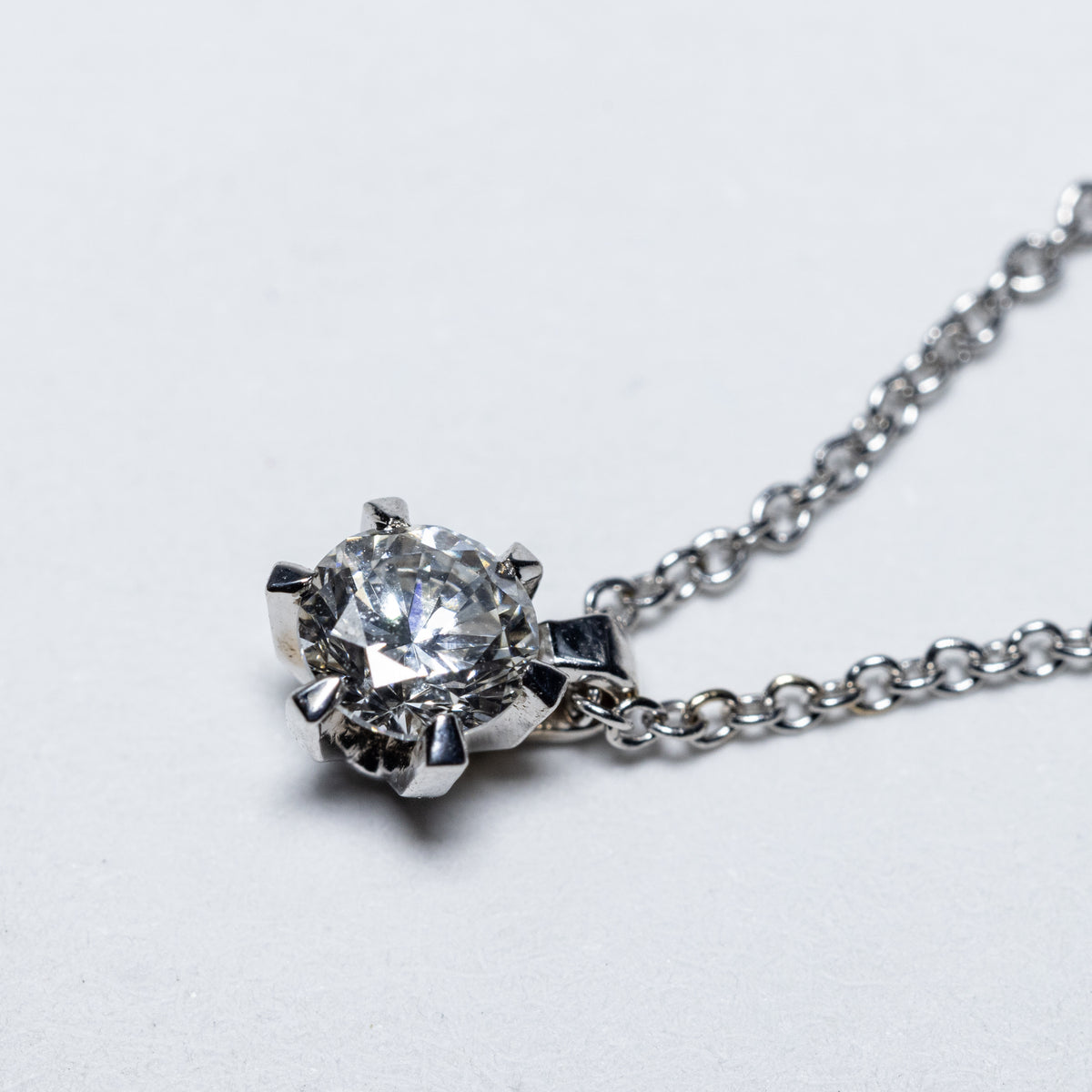 18KT White Gold Necklace with 6 Prong Setting with Round Brilliant Cut Diamond 