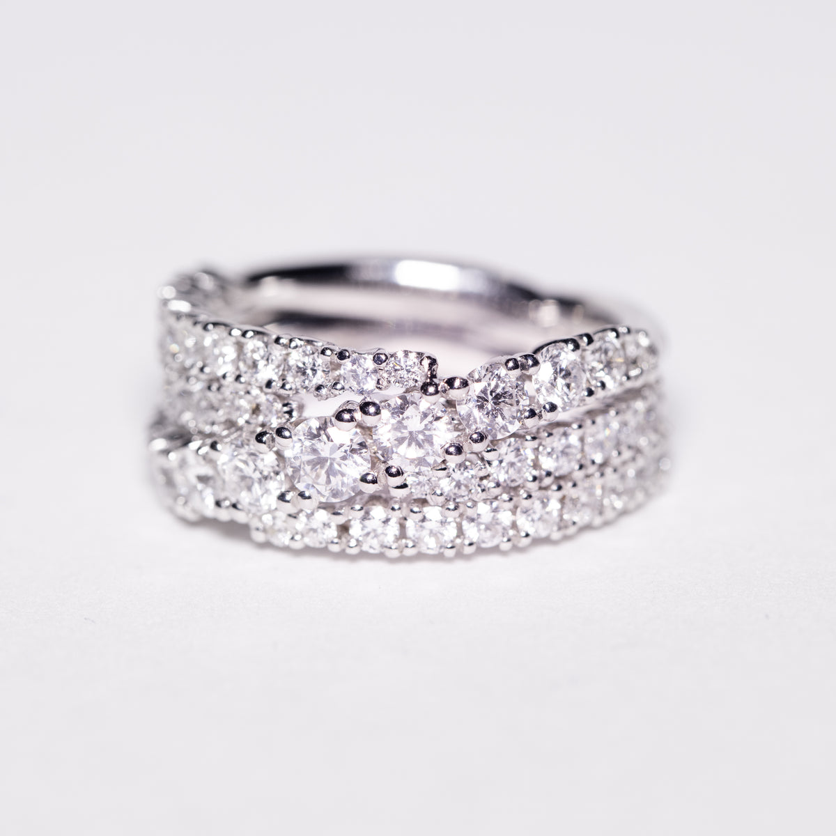 Anello in oro Bianco 18KT e Fascia di diamanti da 2,08ct