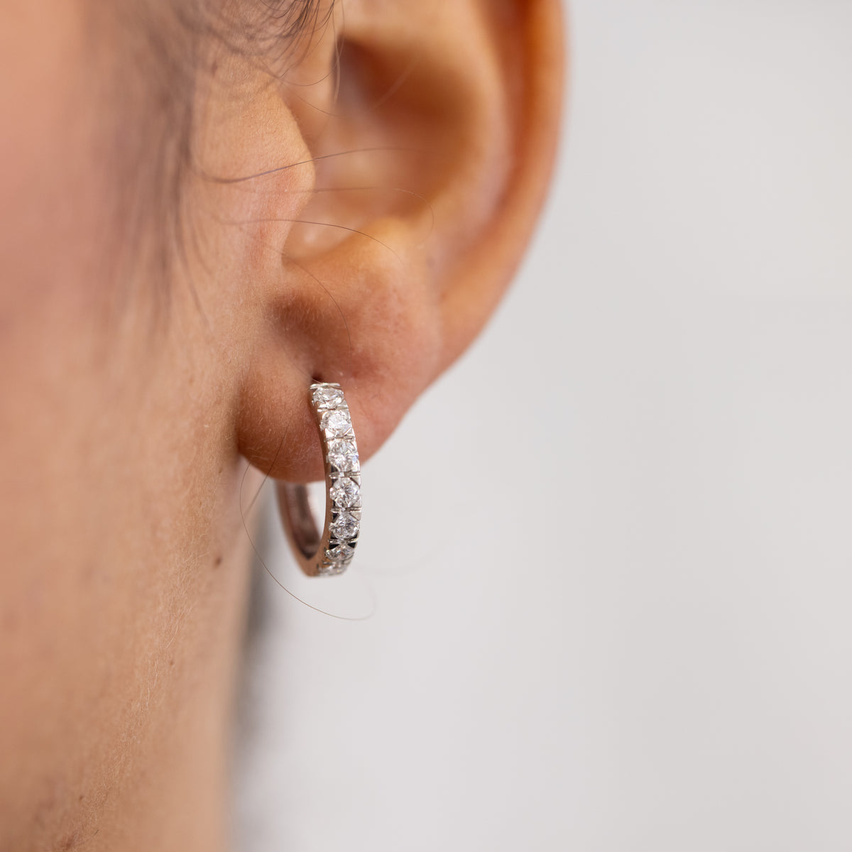 Orecchini a Boccole in Oro Bianco 18KT E Diamanti taglio Brillante