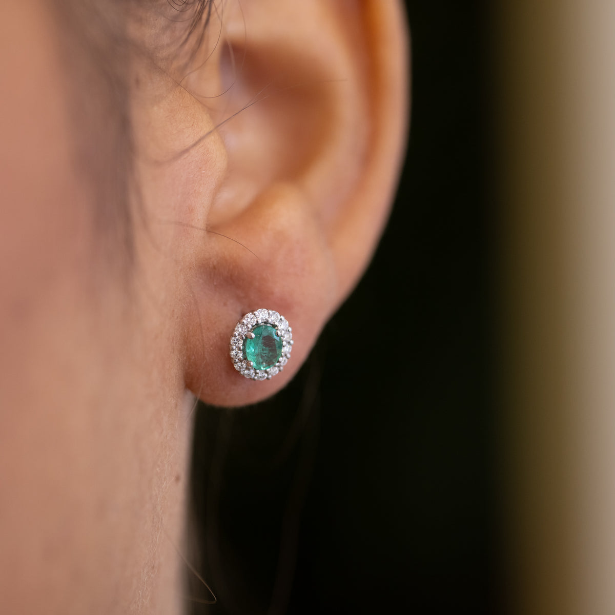 Earrings with Diamonds and Central Emeralds in 18KT White Gold