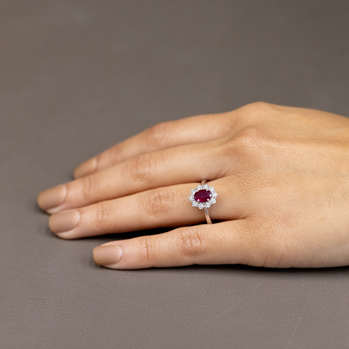 18Kt White Gold Ring with Central Ruby with Diamond Ring