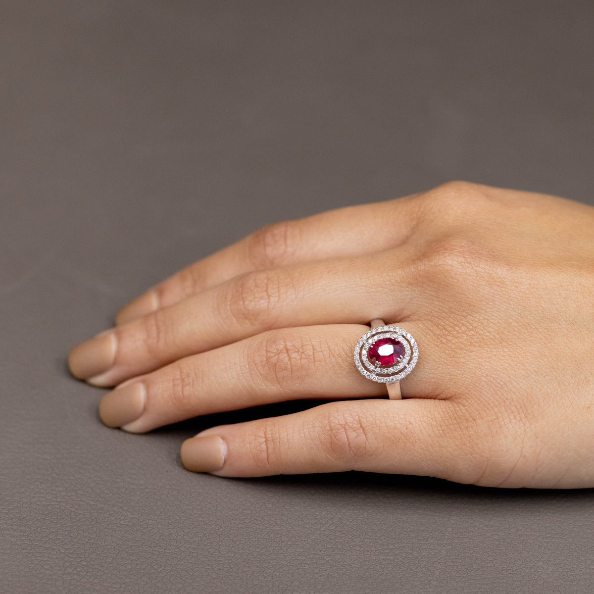 18K White Gold Ring with Central Ruby and Double Row of Diamonds
