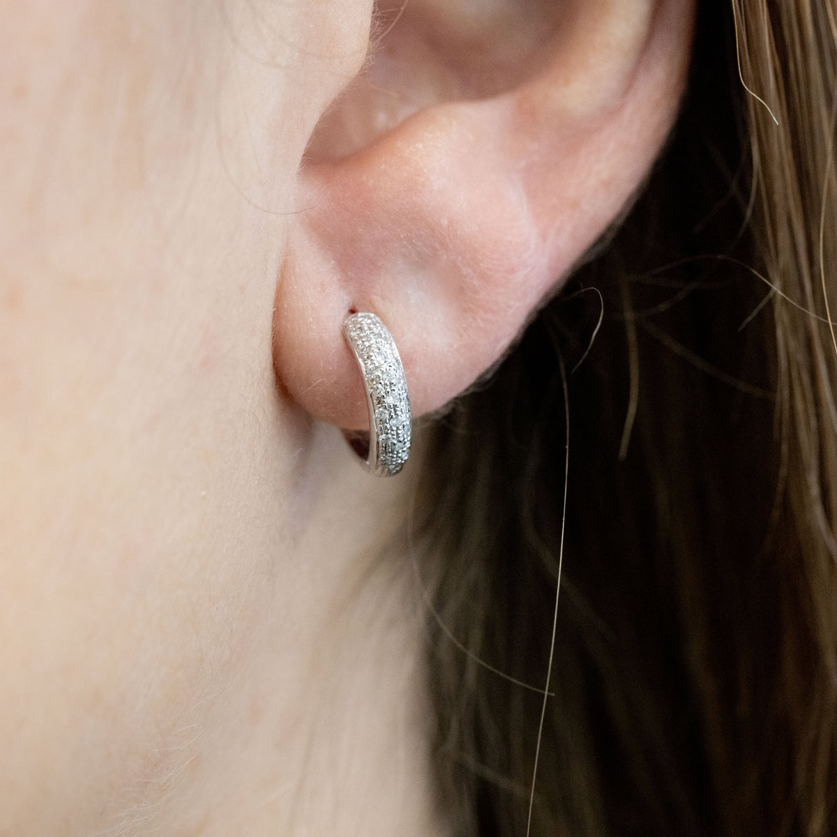 18K White Gold and Diamonds Stud Earrings