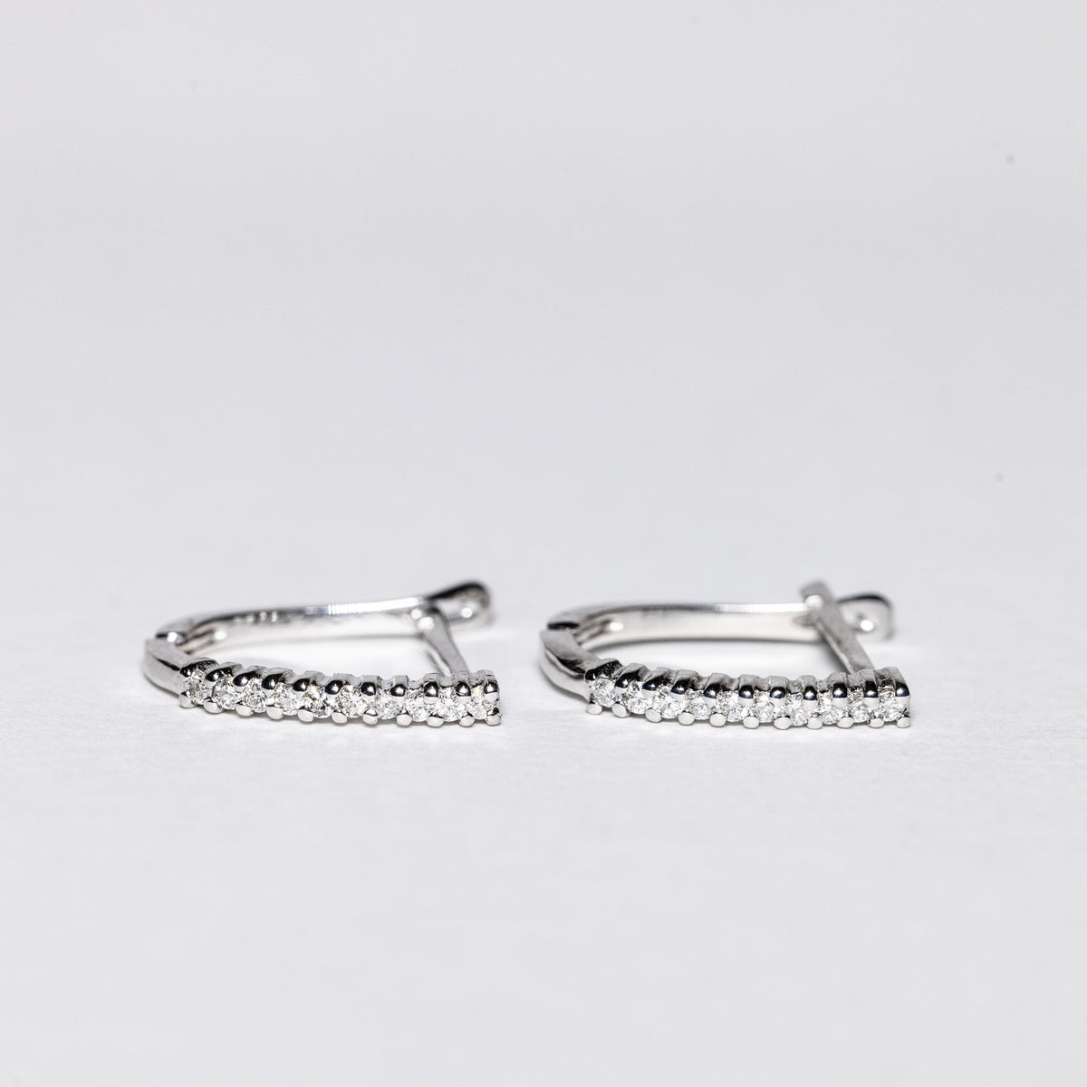 Monachella Earrings in 18 Kt White Gold and Diamonds 