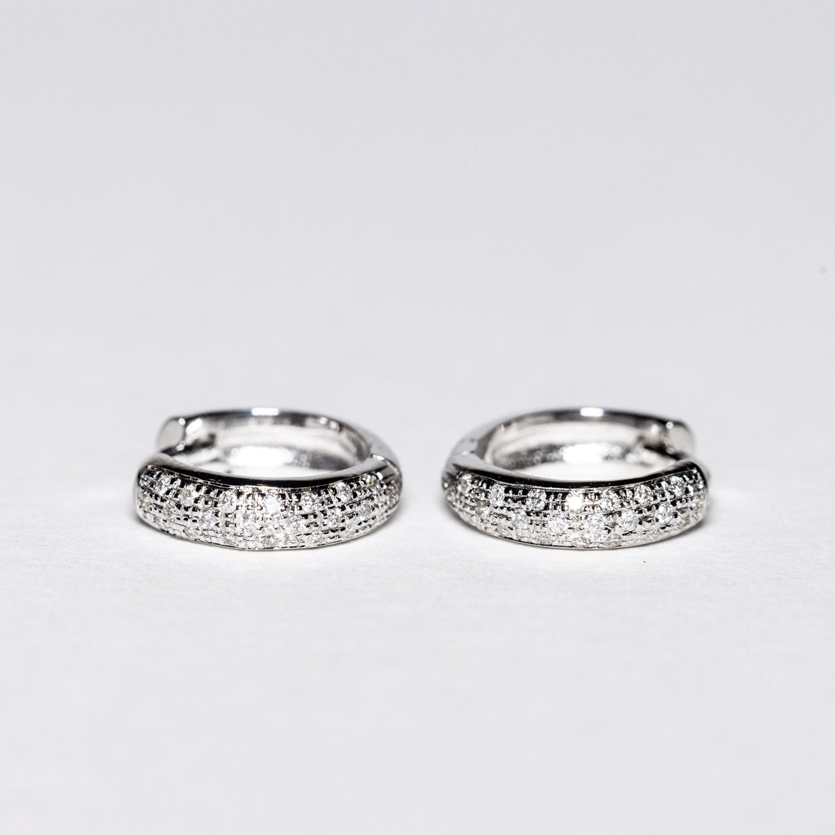 Orecchini Boccole in Oro Bianco 18 Kt e Diamanti