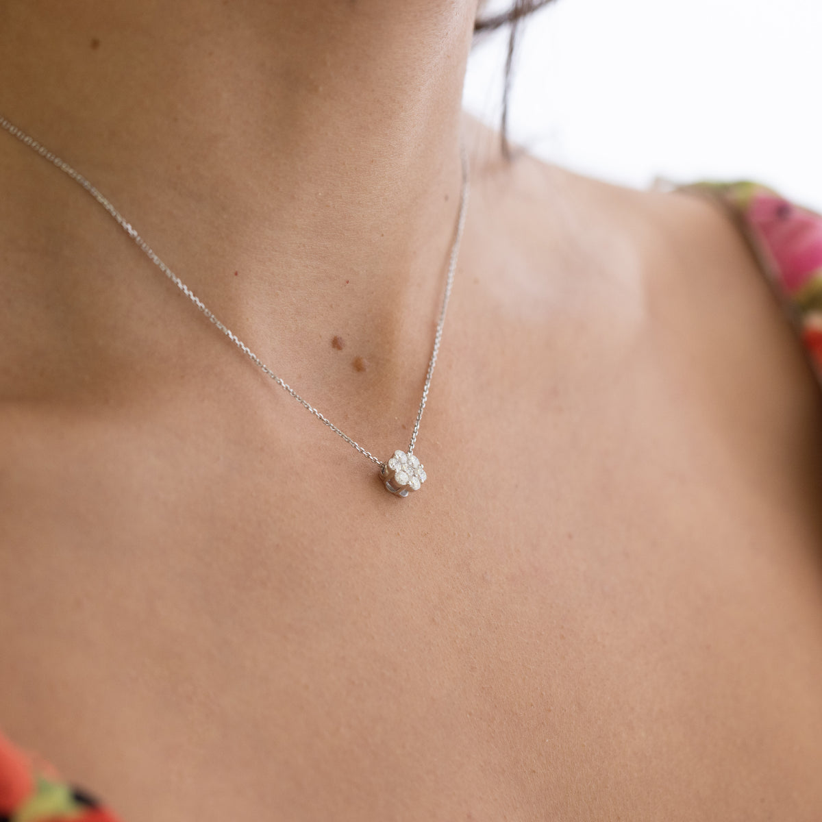 18kt white gold necklace with 0.68kt pave pendant