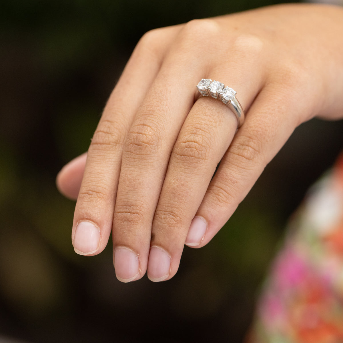 Trilogy ring in 18kt white gold and brilliant cut diamonds