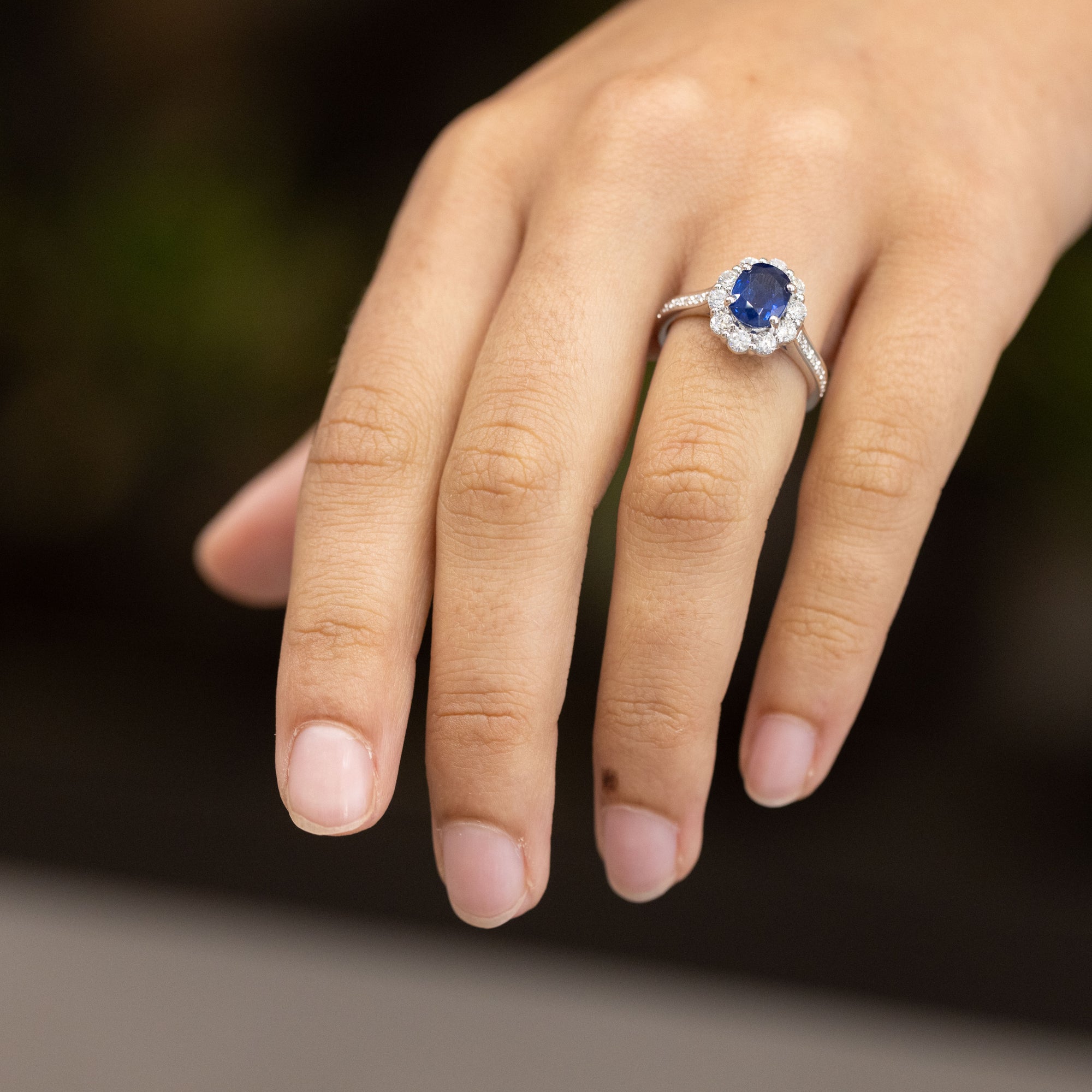 Anello Panchdhatu placcato oro con zaffiro blu originale Anello Panchdhatu placcato oro con zaffiro blu originale
