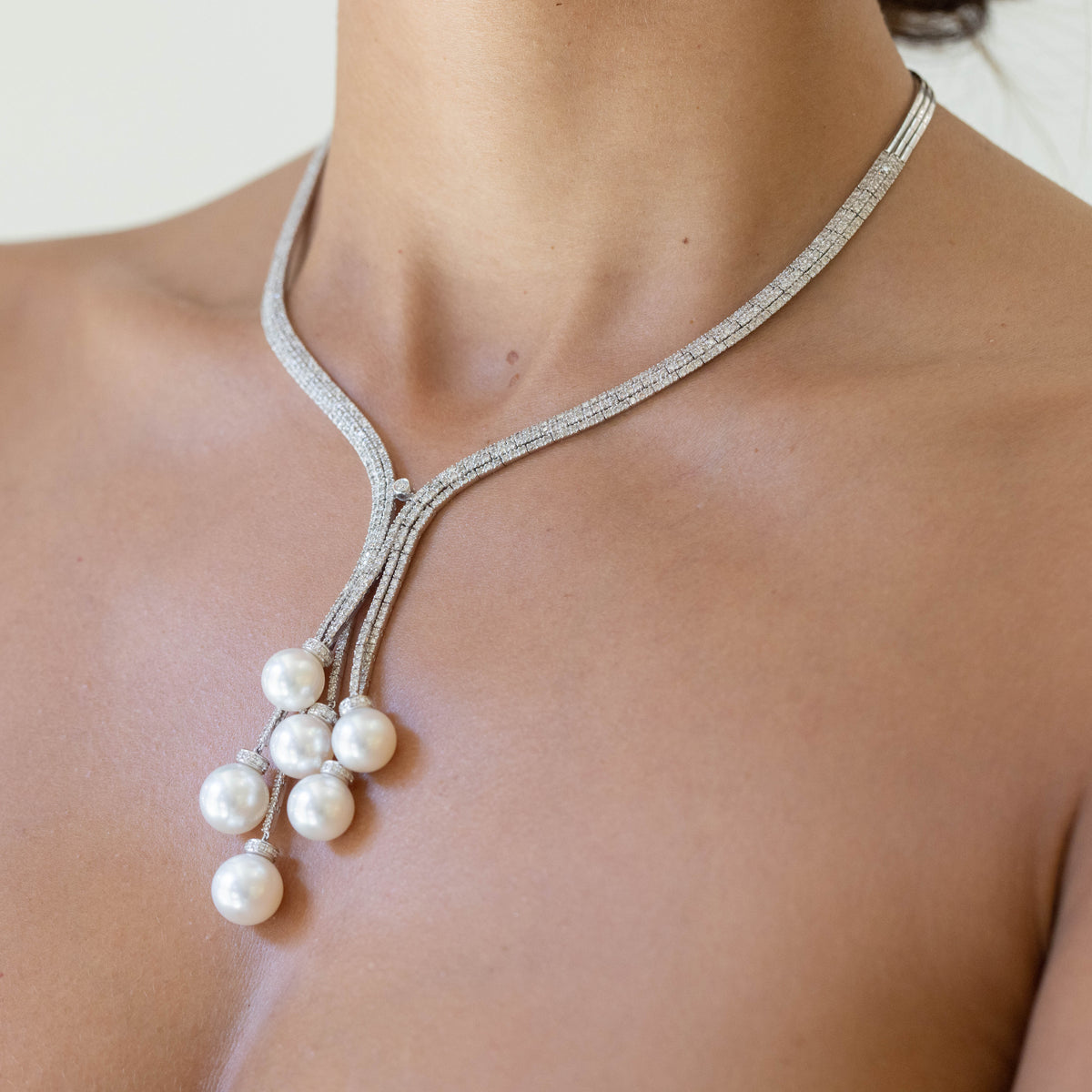 Collana Collier in oro bianco 18kt con Diamanti taglio brillante e Perle Australia