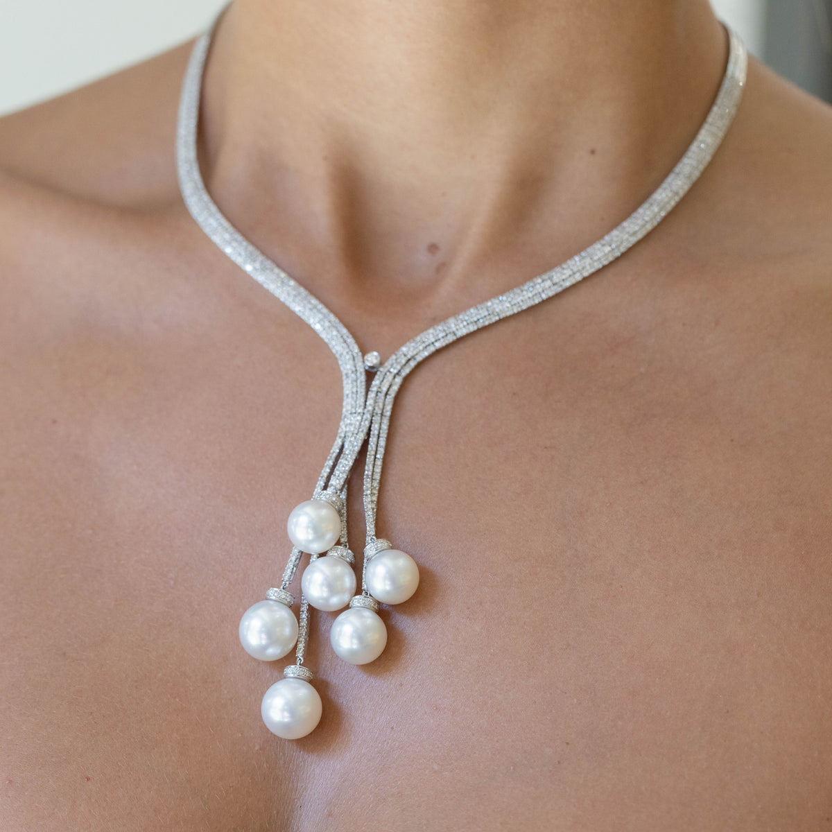 Collana Collier in oro bianco 18kt con Diamanti taglio brillante e Perle Australia