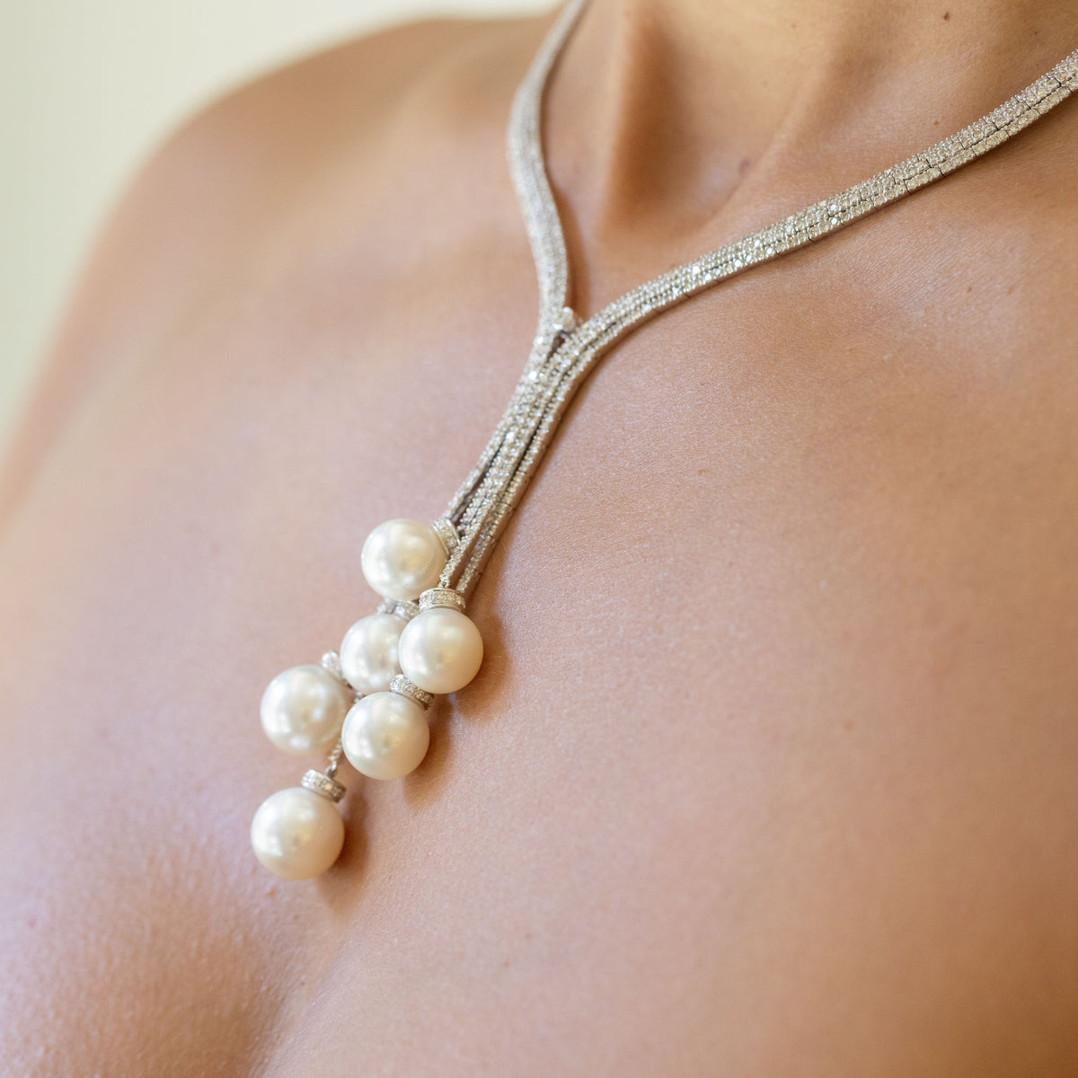 Collana Collier in oro bianco 18kt con Diamanti taglio brillante e Perle Australia