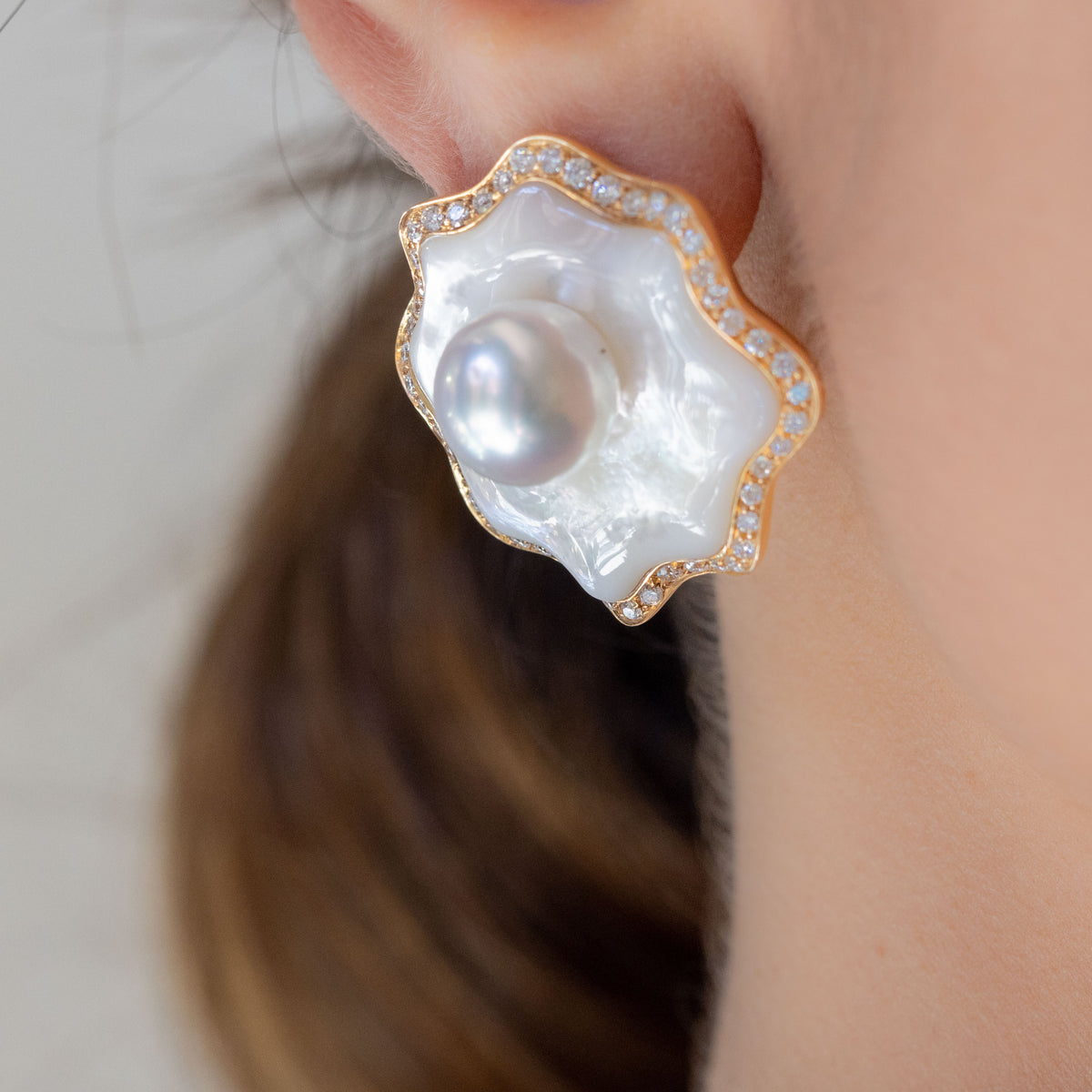 Orecchini in Oro Rosa 18kt con Diamanti Taglio Brillante e Perle Australia
